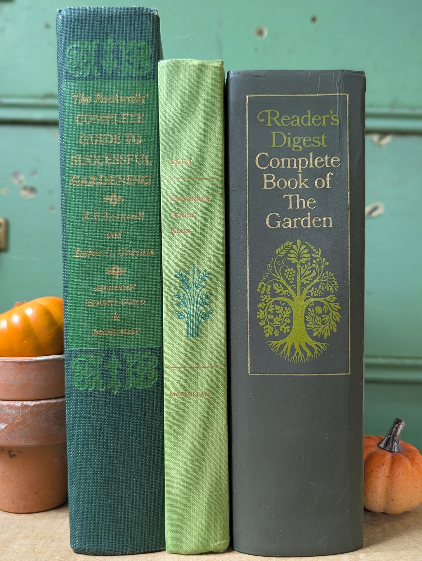 Set of 3 green garden books