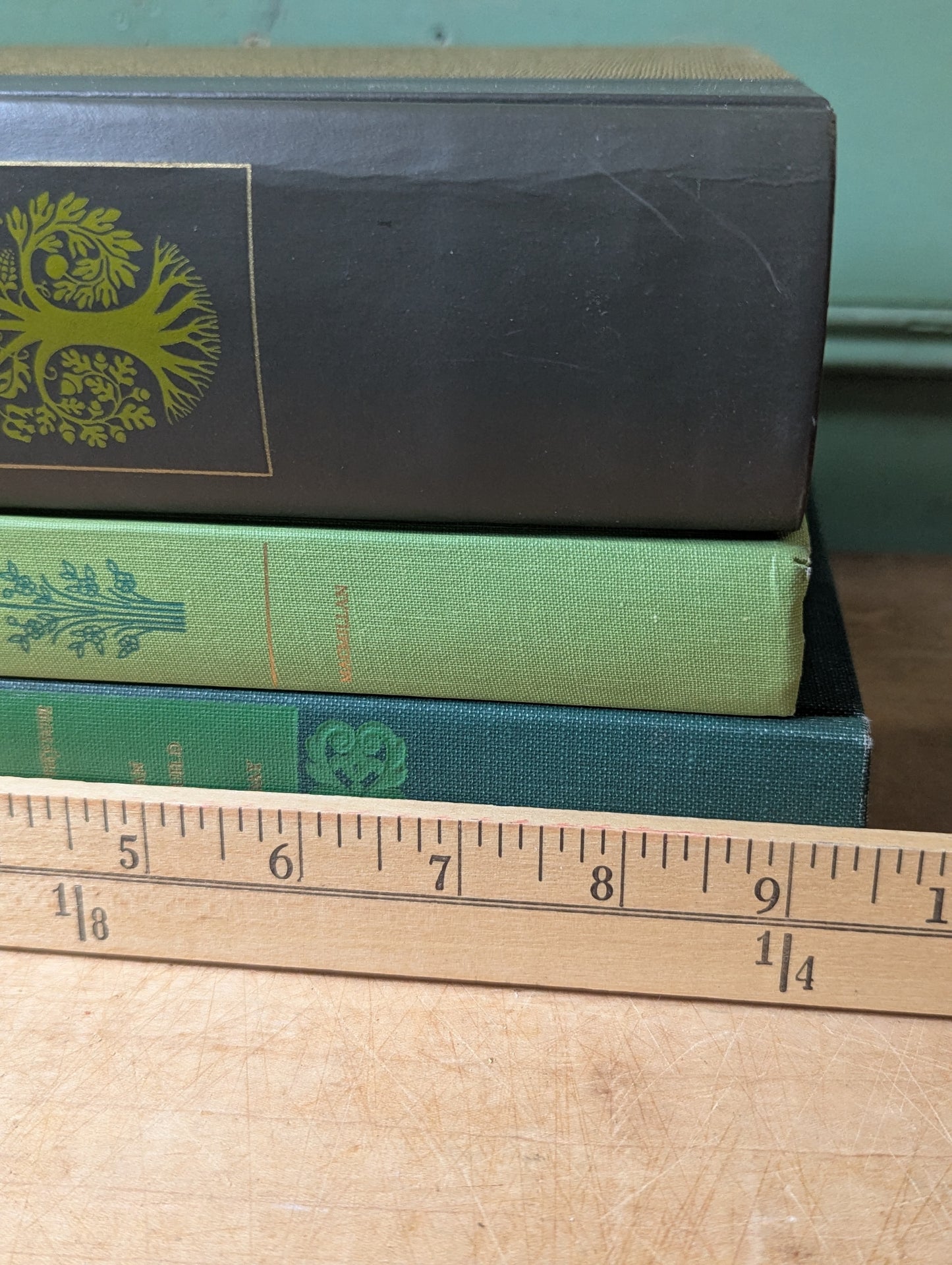 Set of 3 green garden books