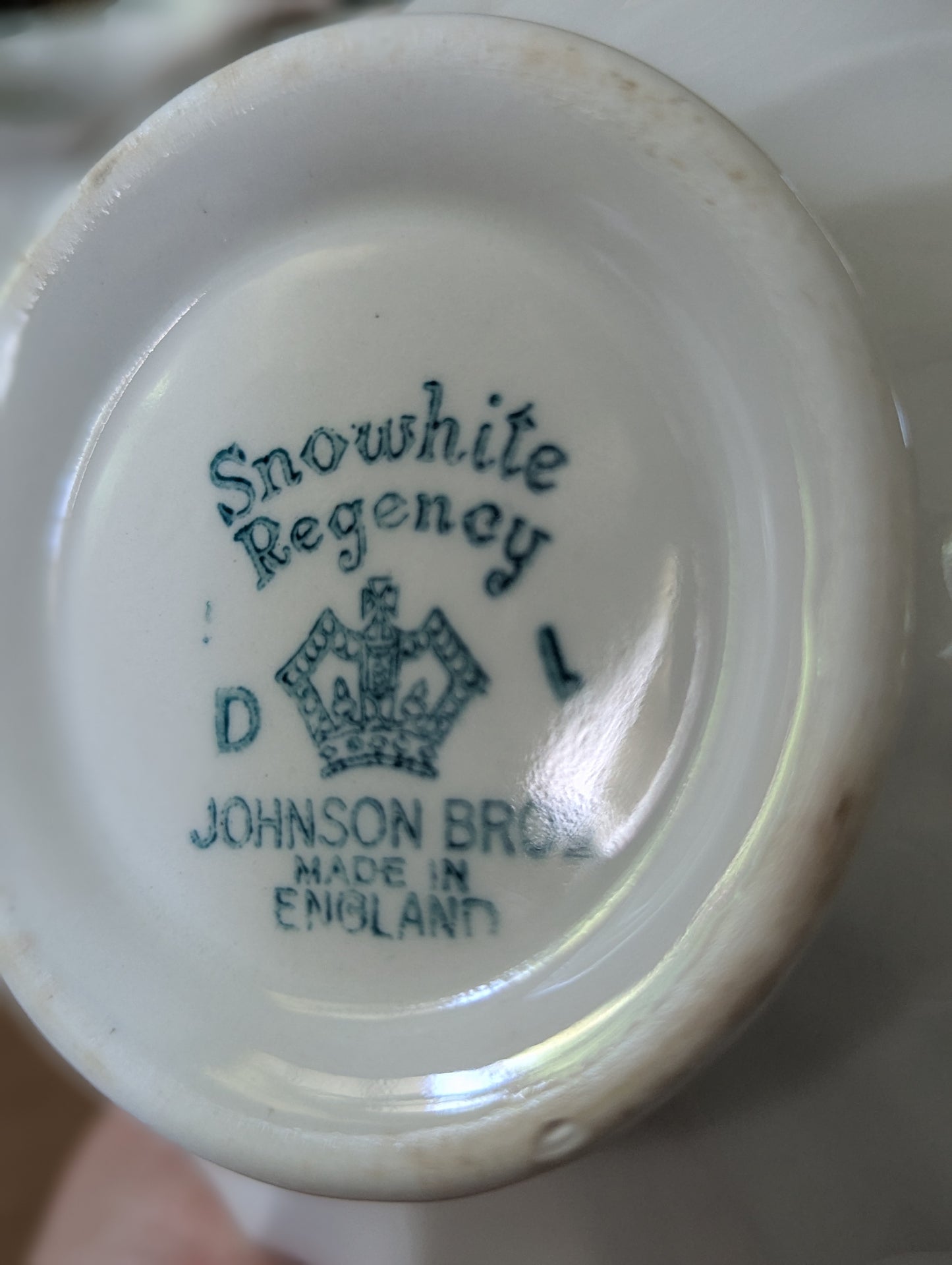 English cream and sugar