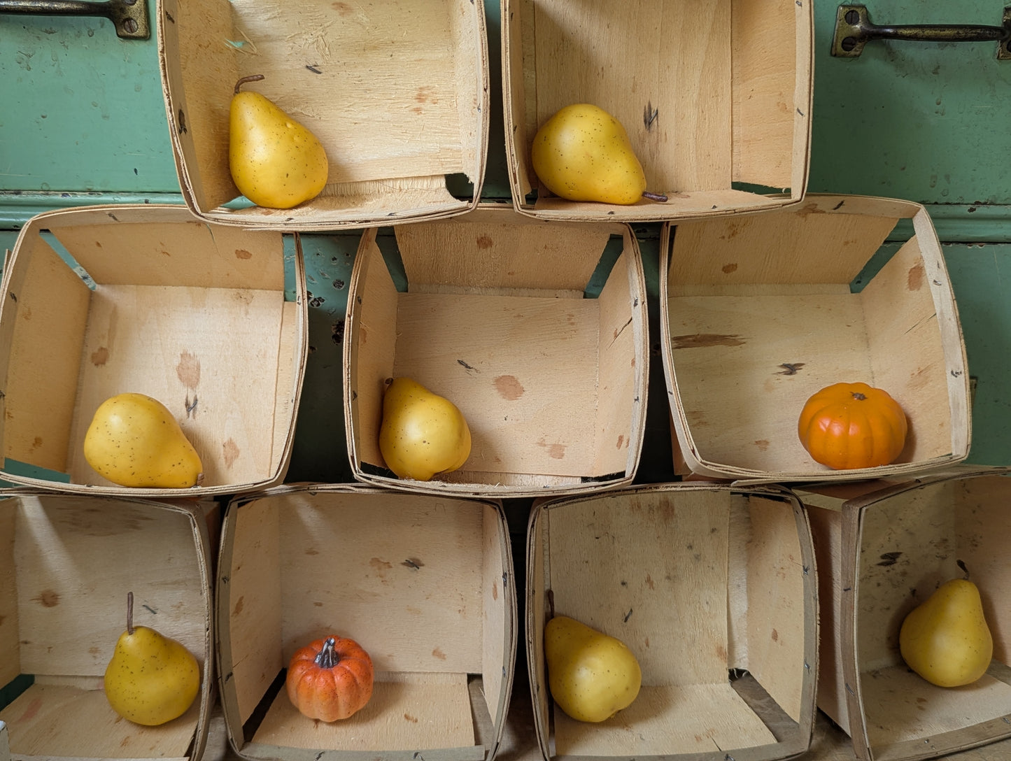 Set of nine quart berry baskets
