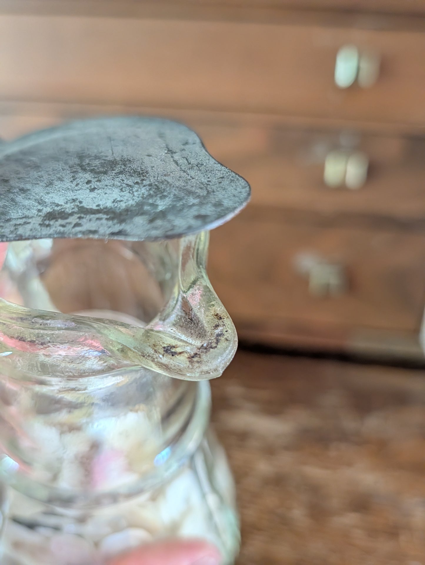 Syrup pitcher with buttons