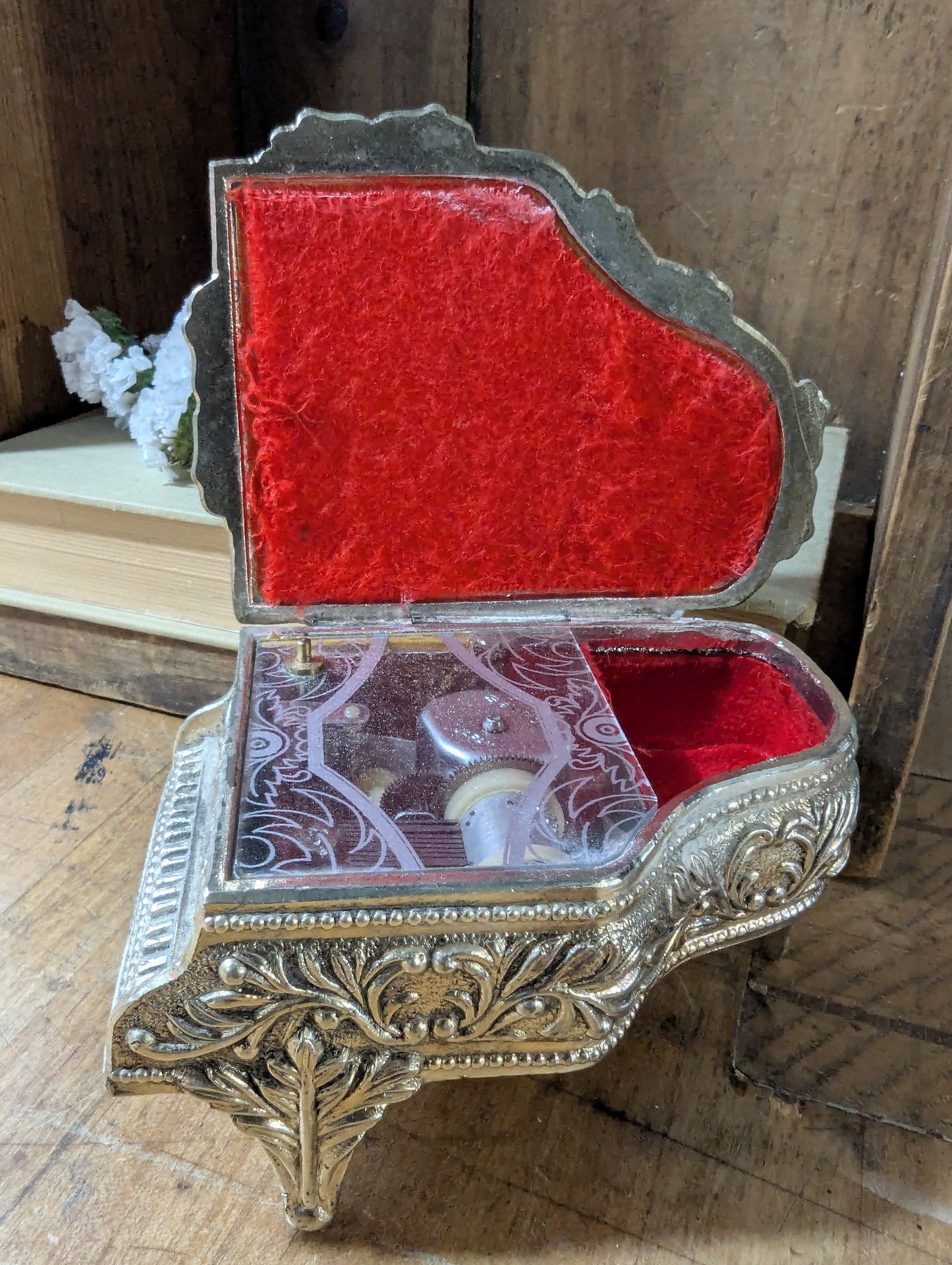 Music box cherub piano jewelry casket
