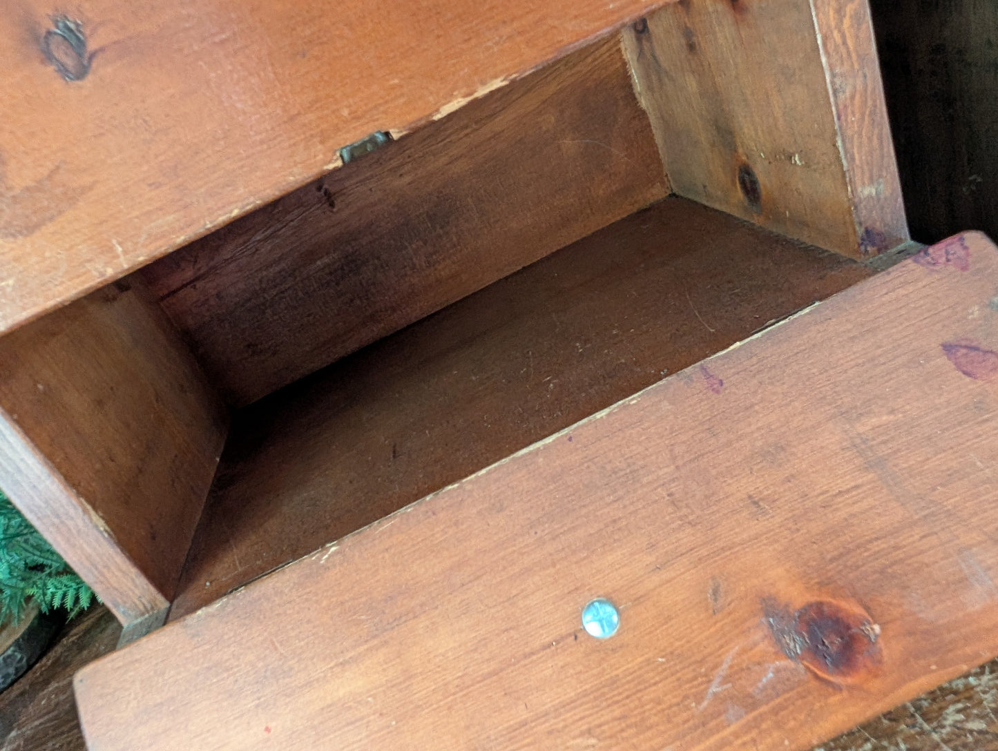 Wood shoe shine box