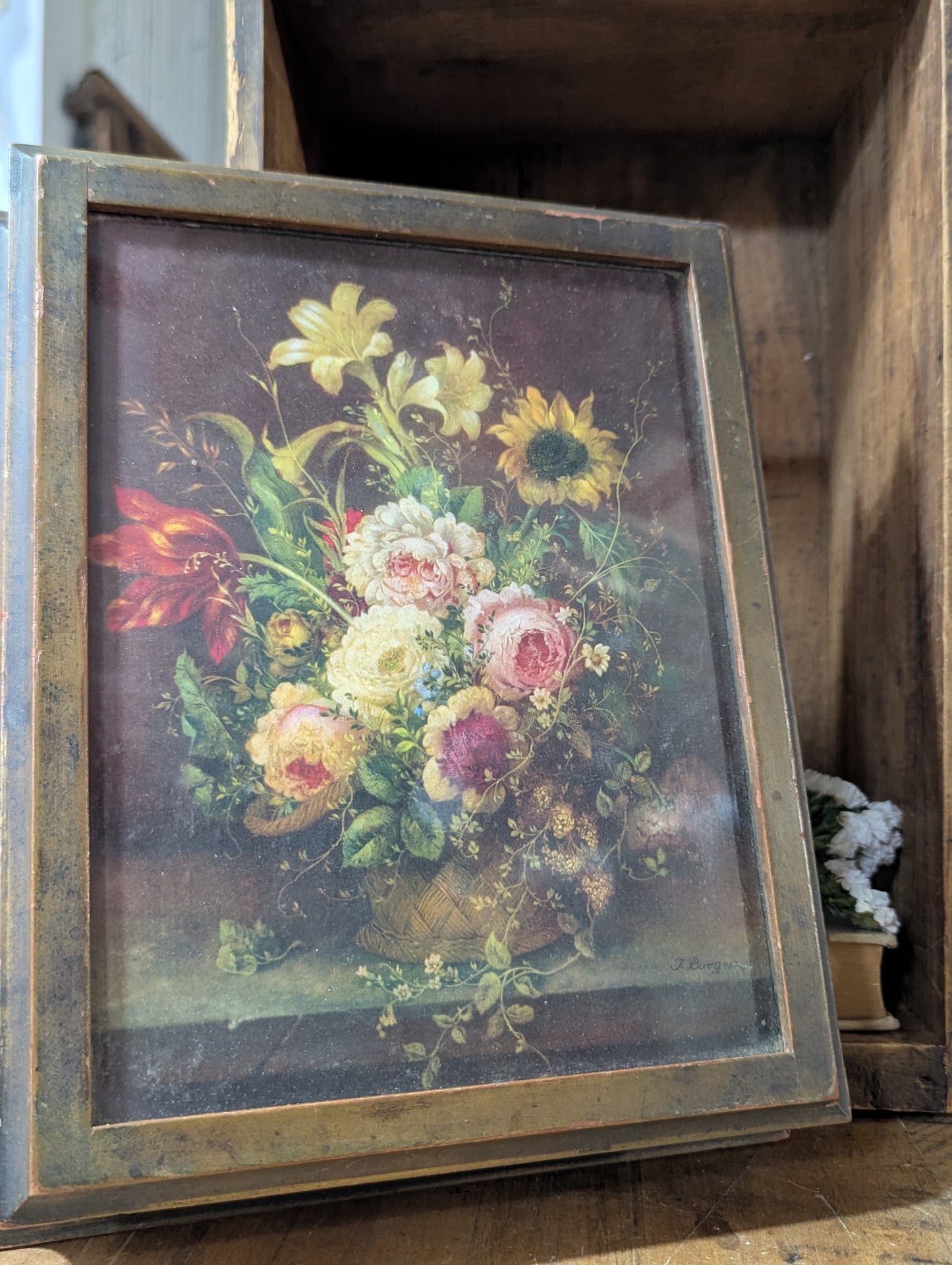 Floral hinged box