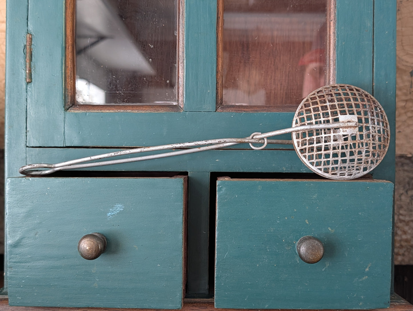 Metal soap saver