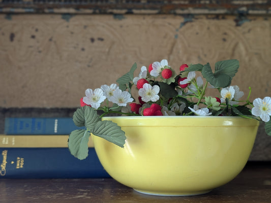 Yellow Pyrex bowl