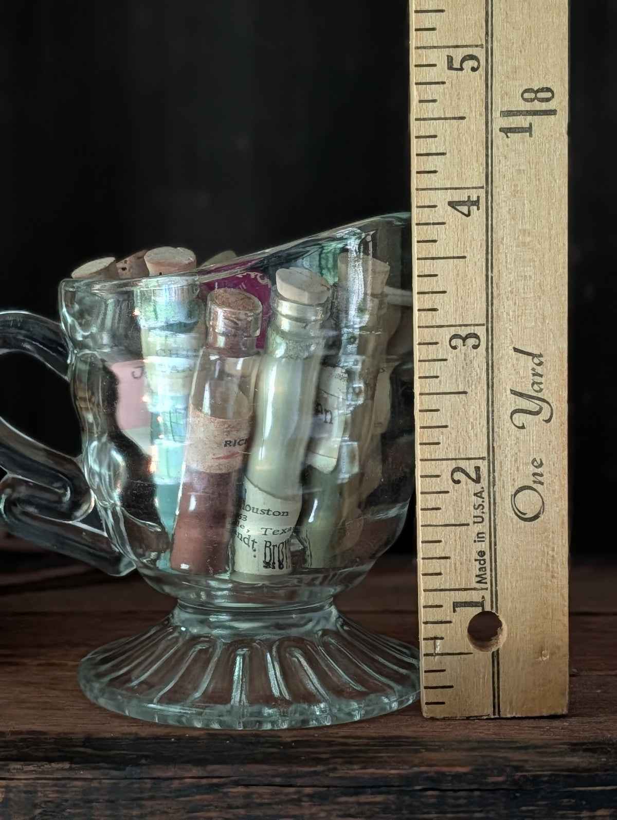 Creamer with pigments