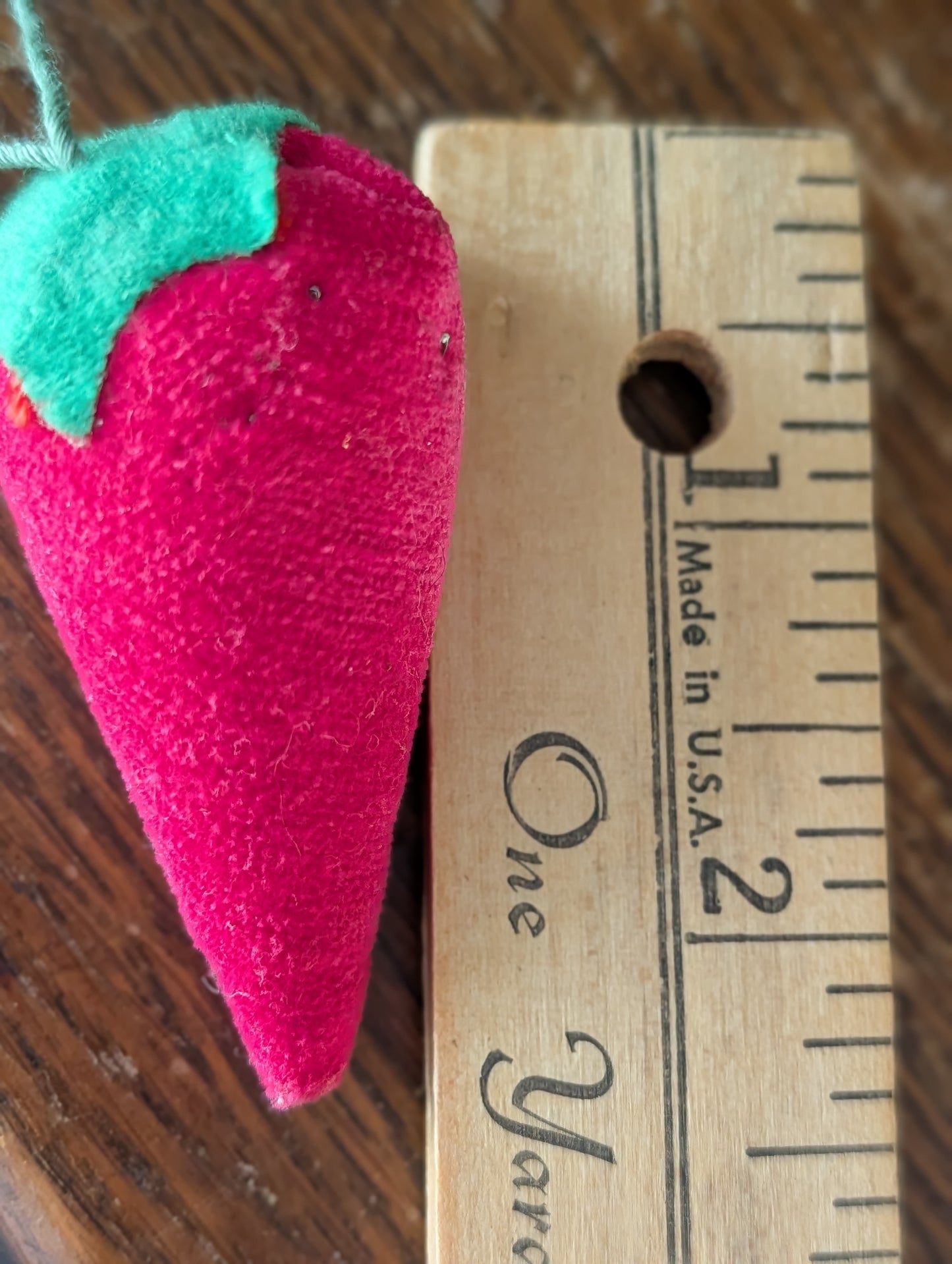 Emery sand pin cushion strawberry