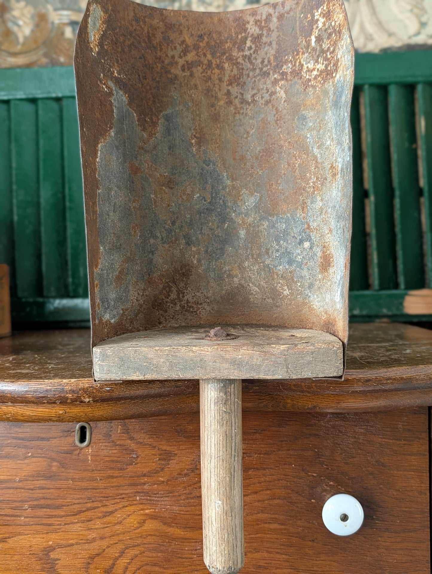Farm grain scoop
