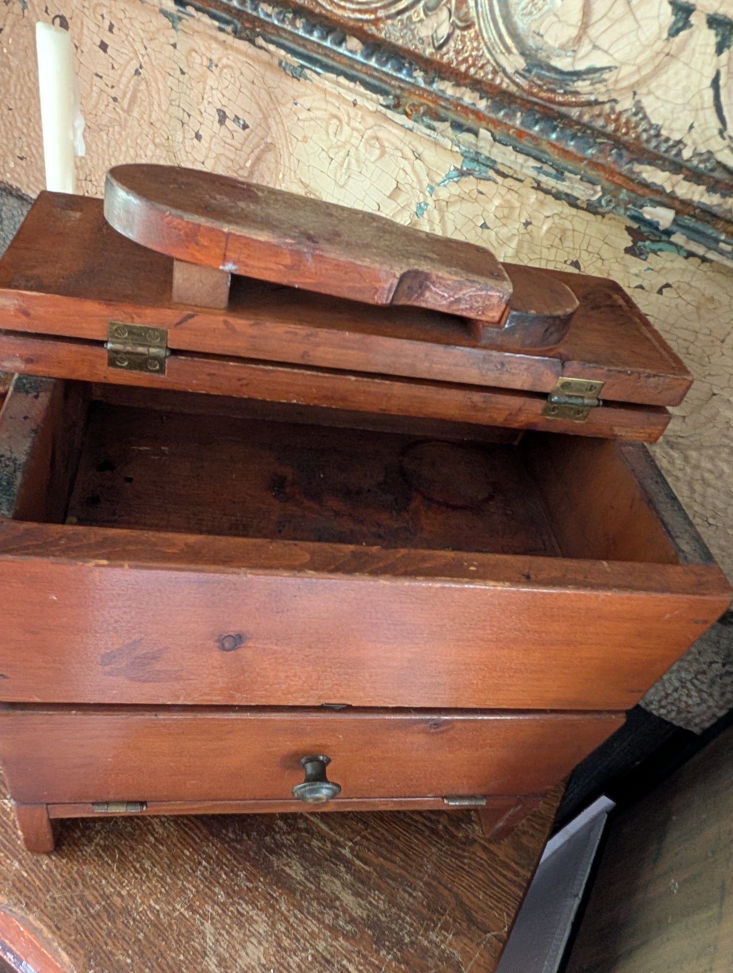 Wood shoe shine box
