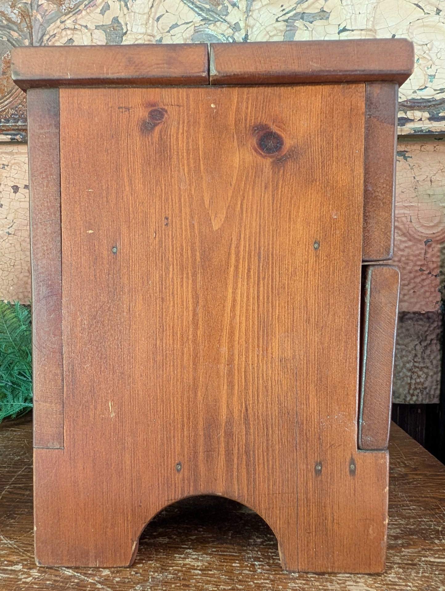 Wood shoe shine box