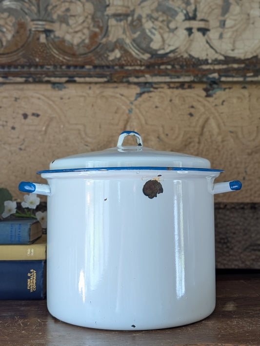 Baby bottle sterilizer pot and rack