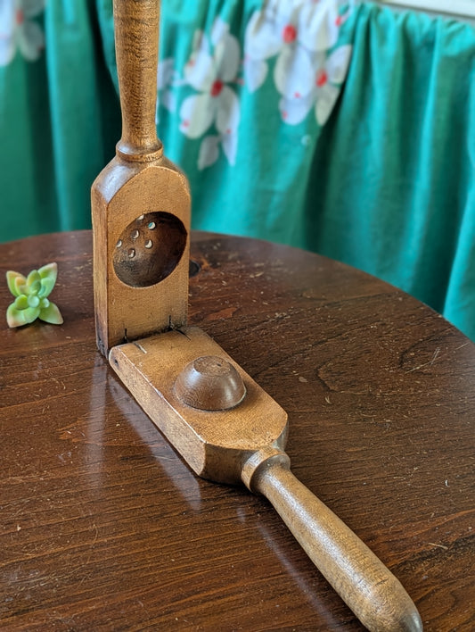 Primitive juicer