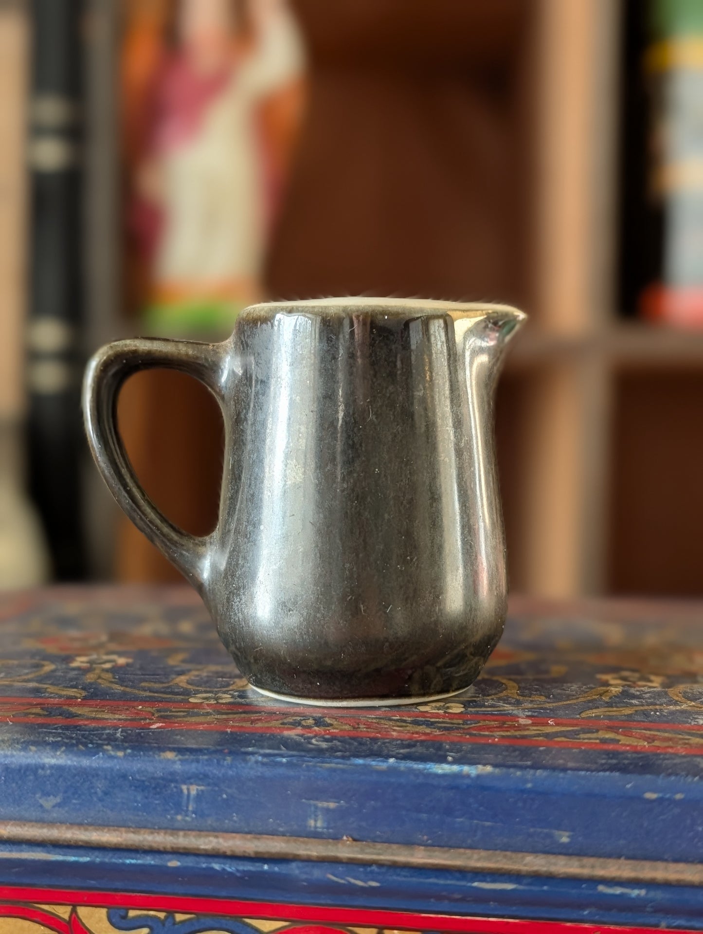 Hall creamer