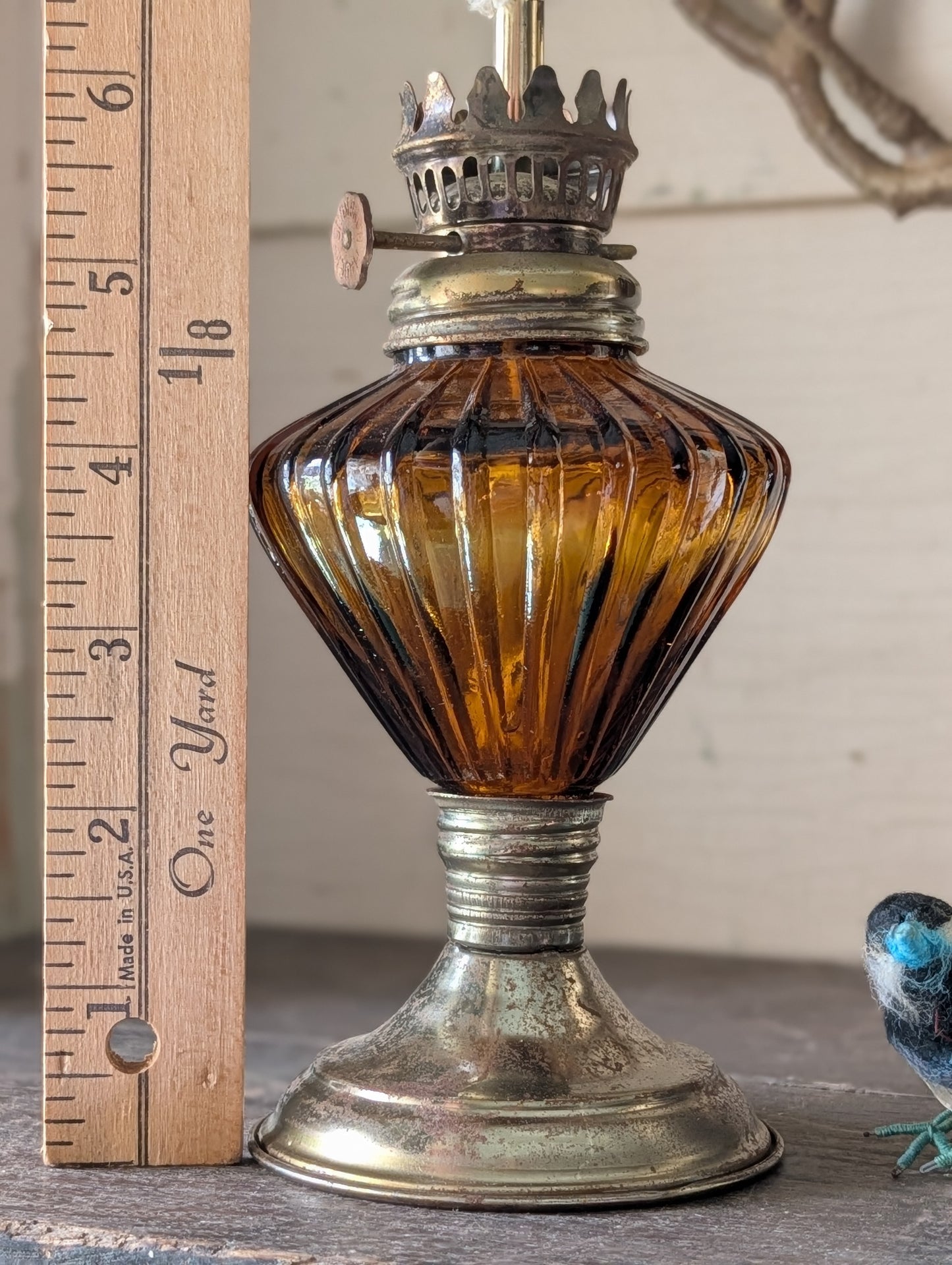 Oil/kerosene lamp