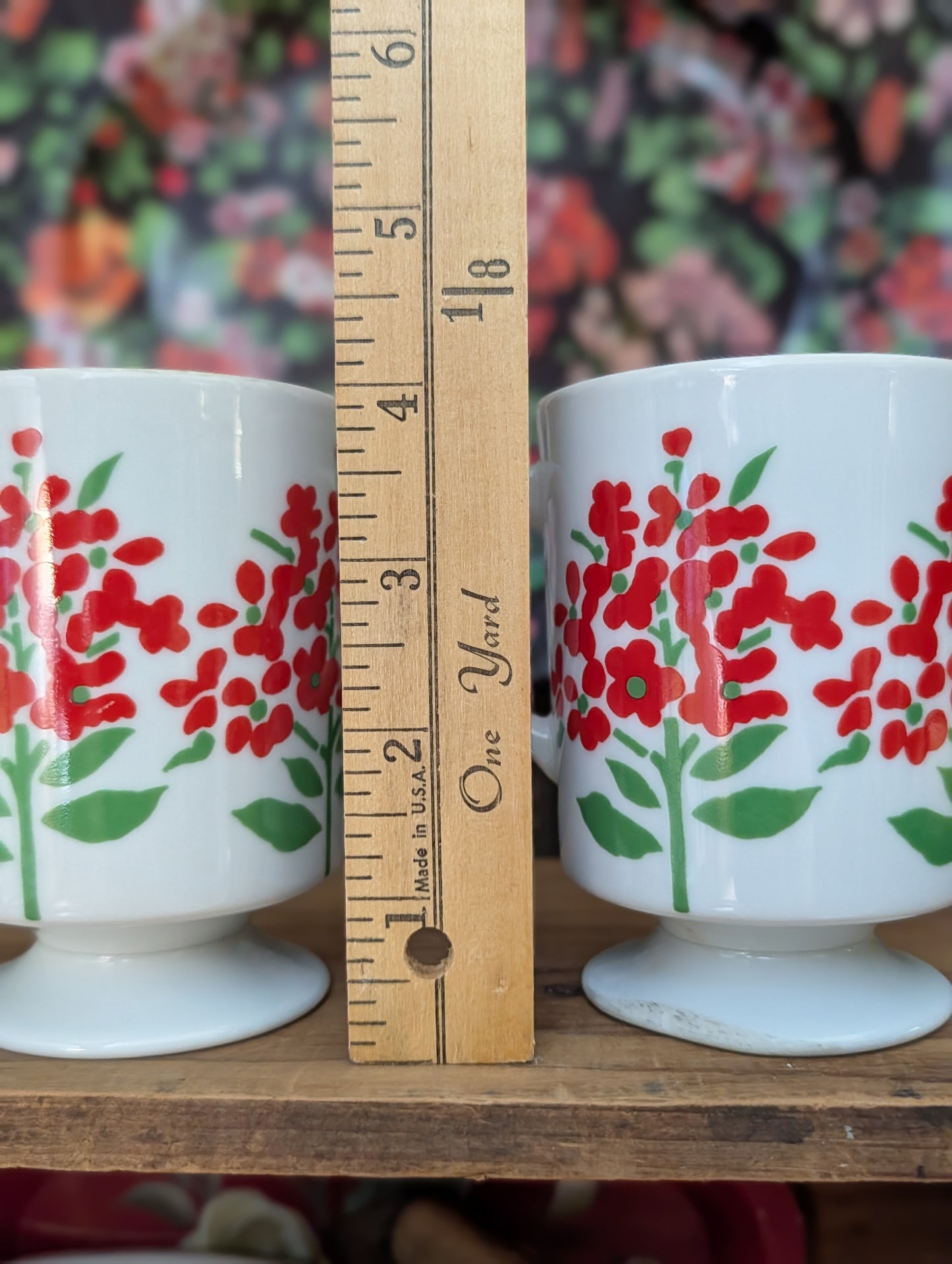 Pedestal mug pair