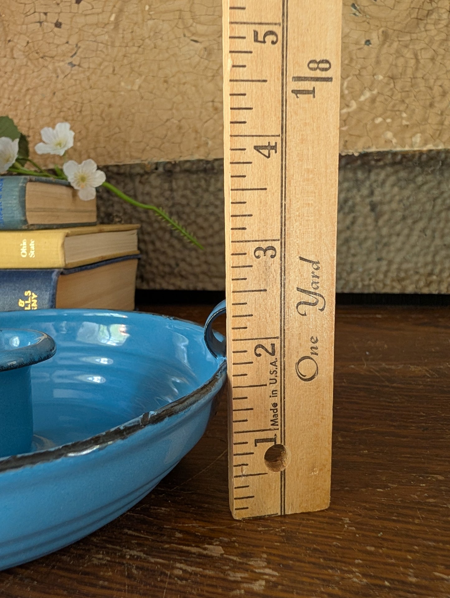 Enamel candle holder