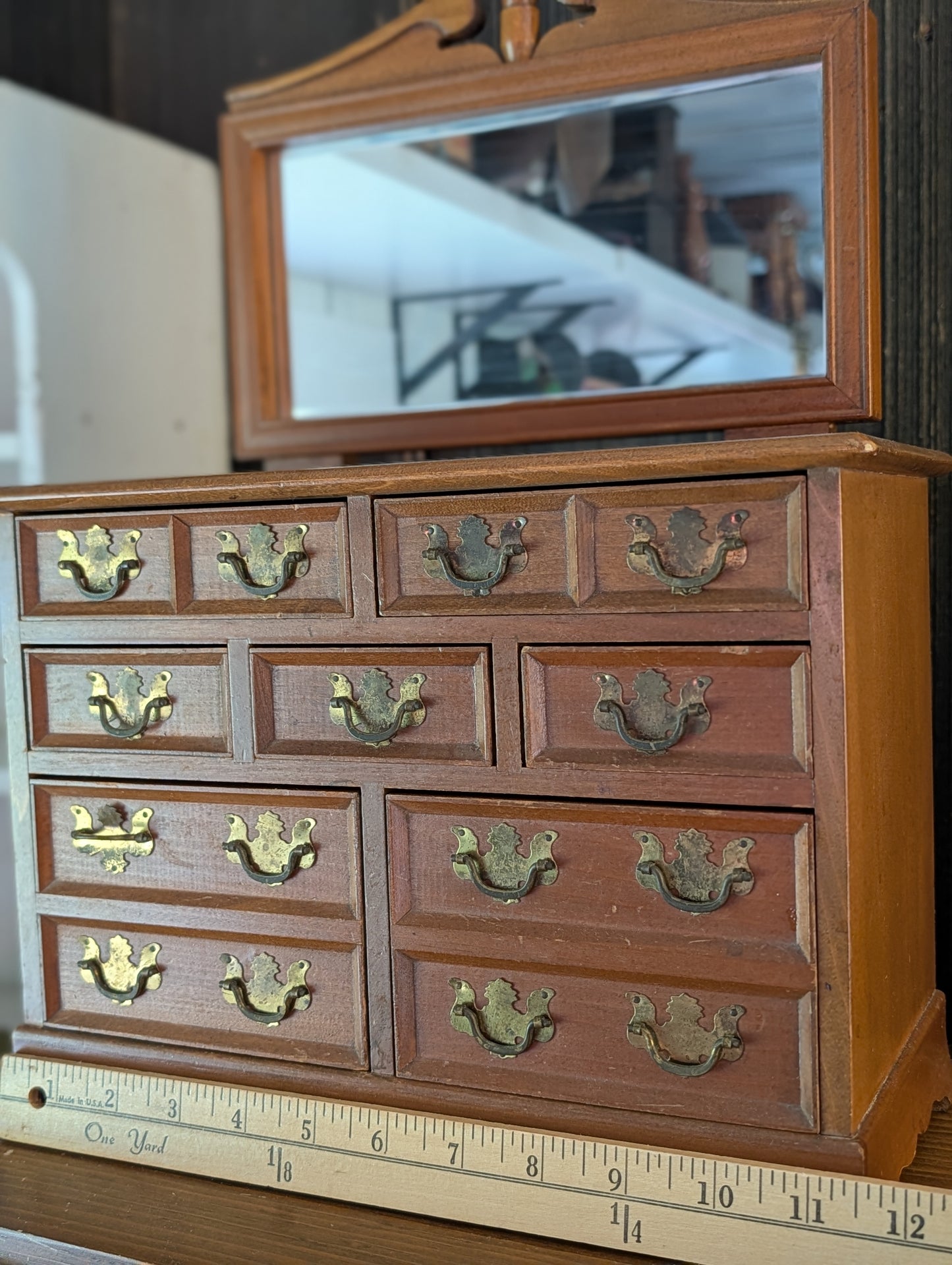 Jewelry chest of drawers