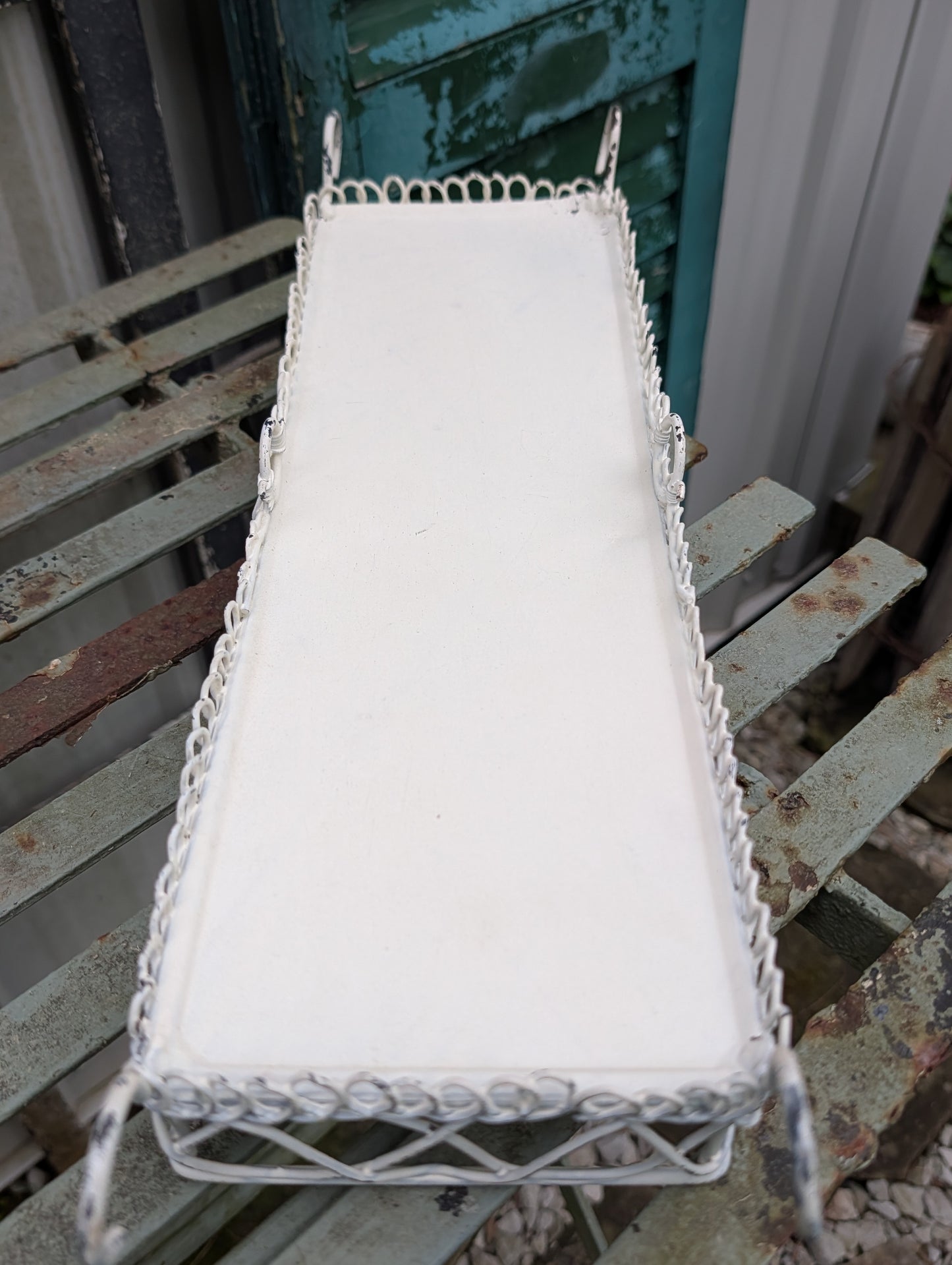 Wire and metal tray