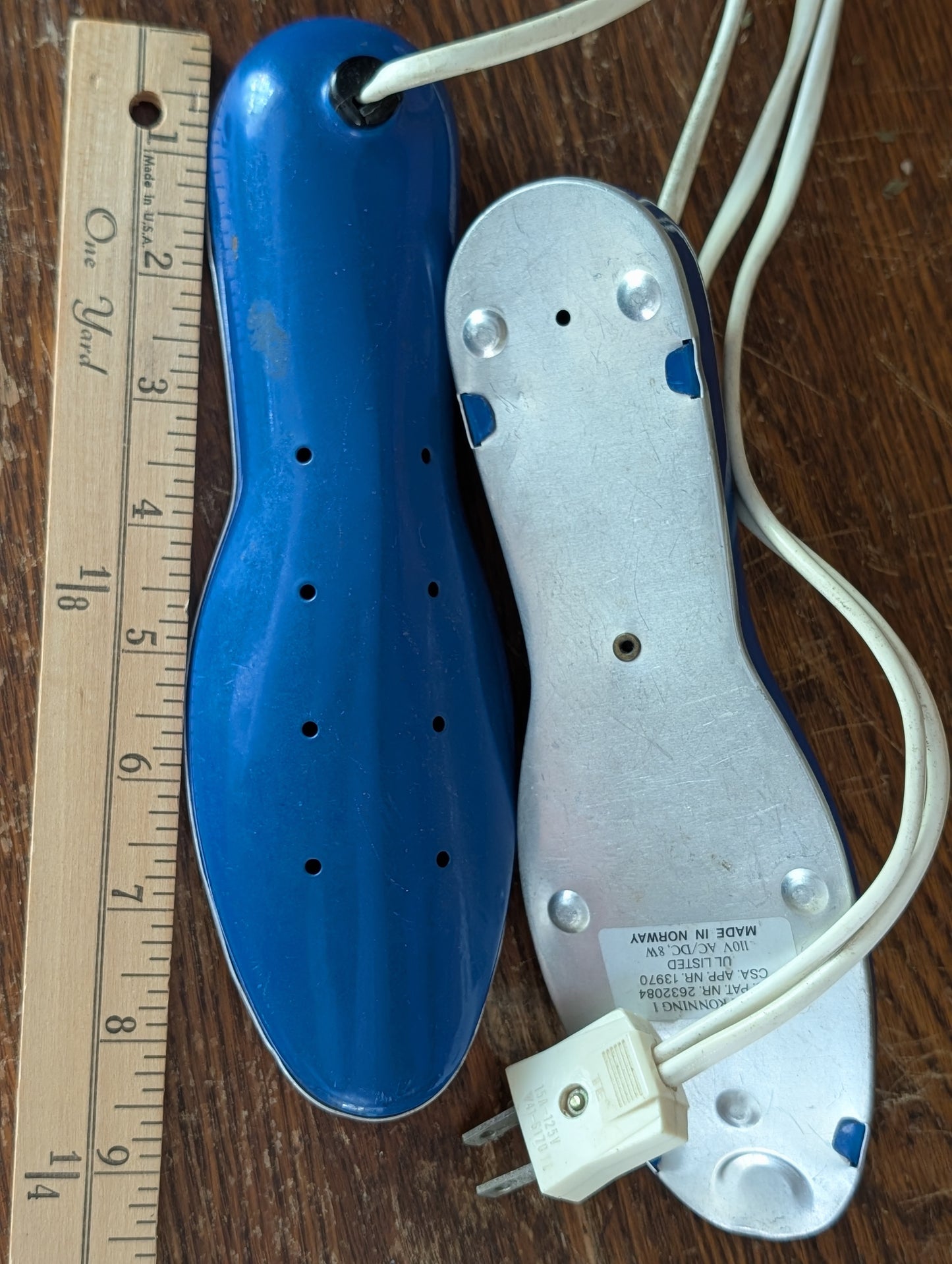 Metal shoe warmers