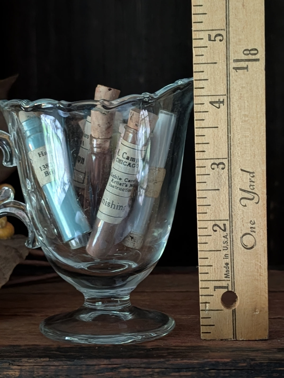 Creamer with pigments