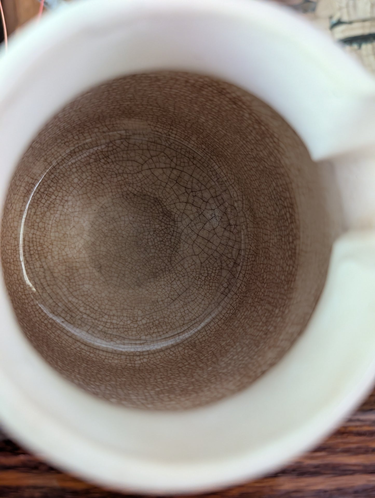 Hull stripe pitcher