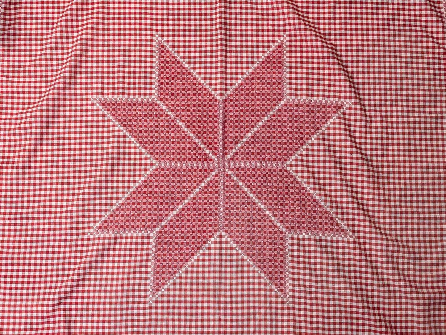 Tablecloth/topper