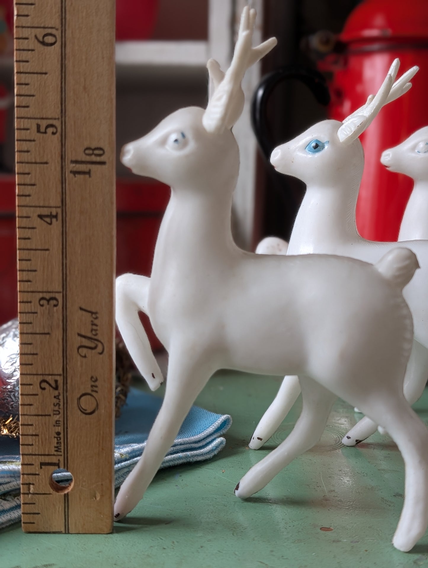 Plastic deer set