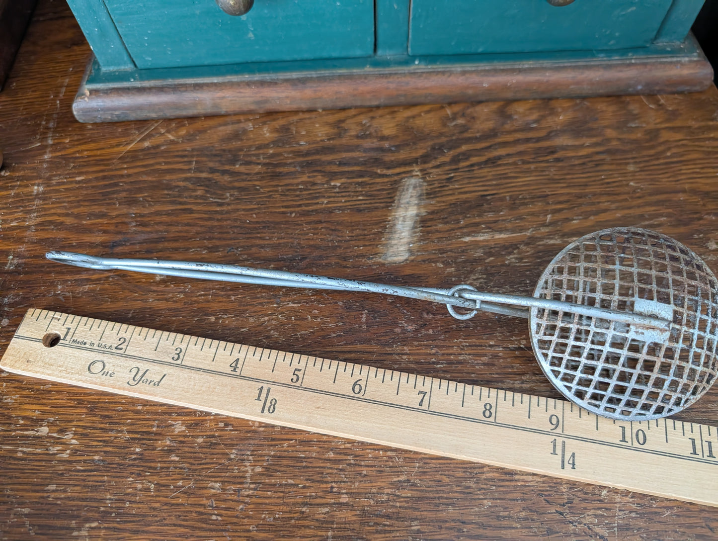 Metal soap saver