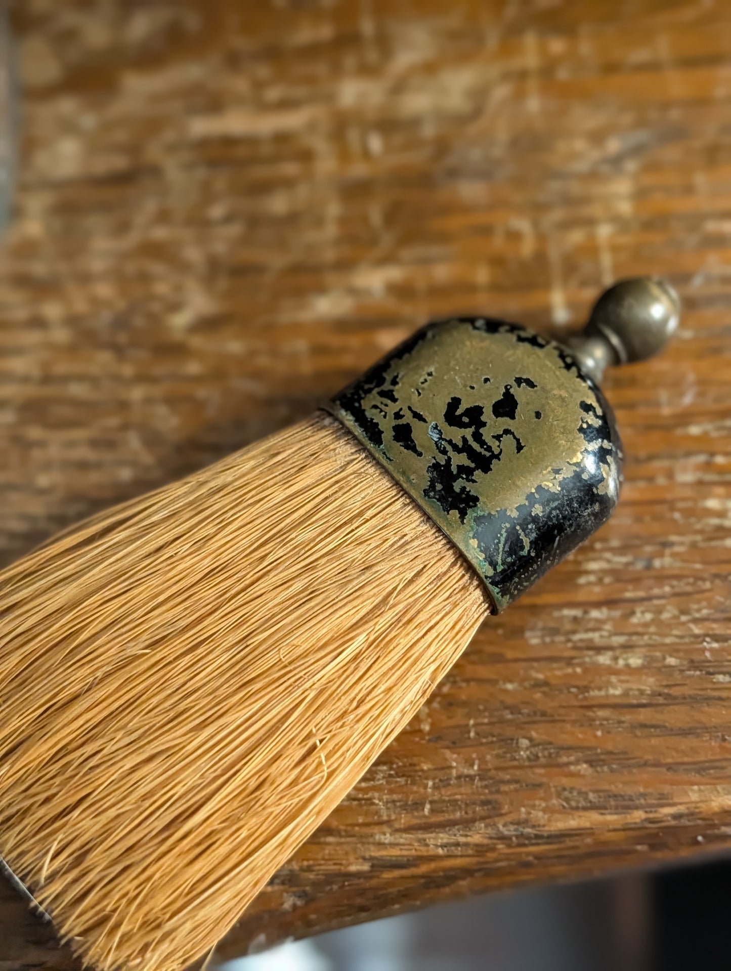 Tiny whisk/textile broom
