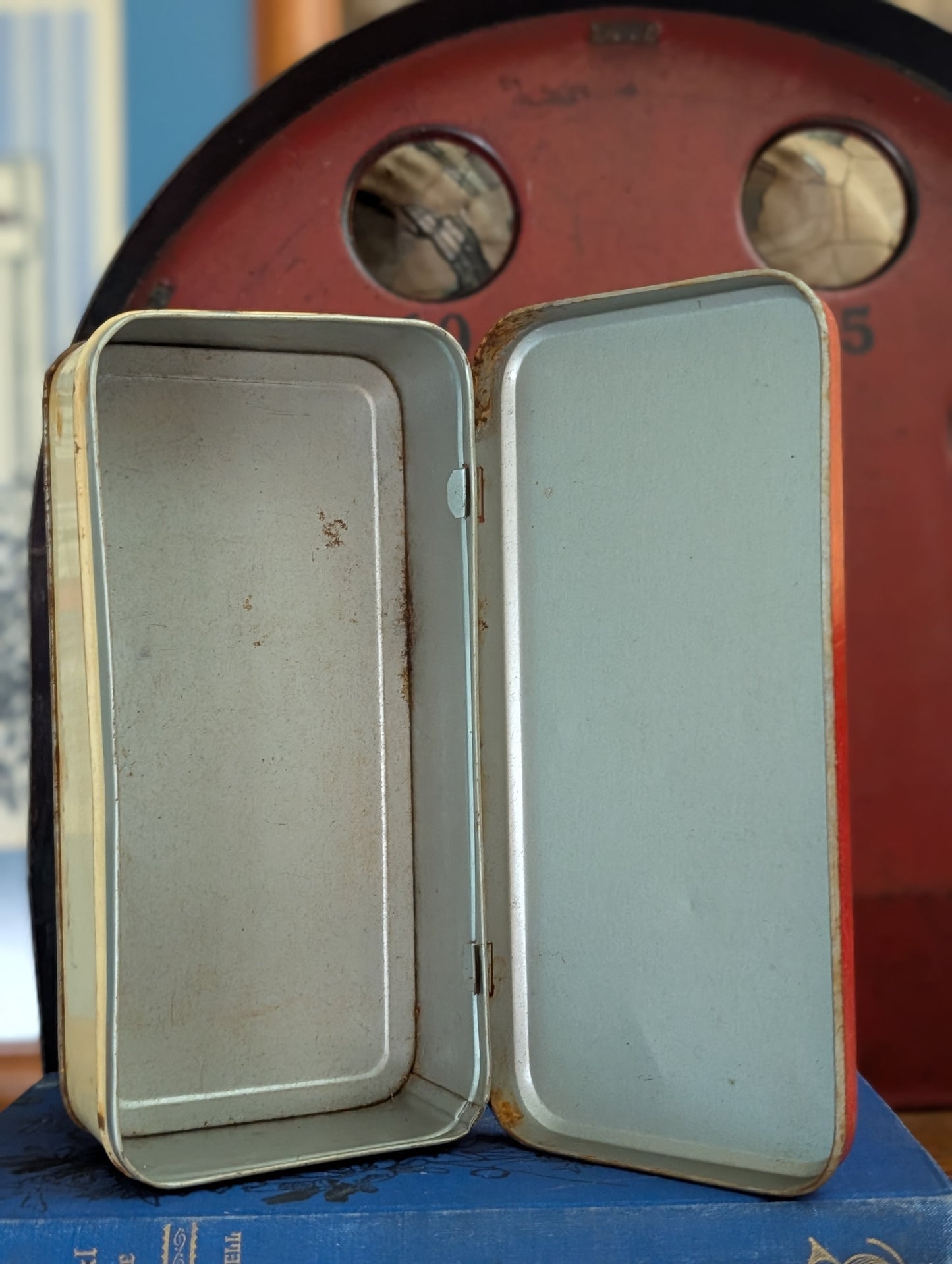 Sewing machine box
