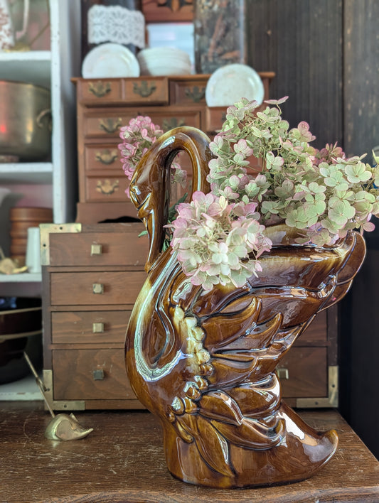 Ceramic swan TV lamp