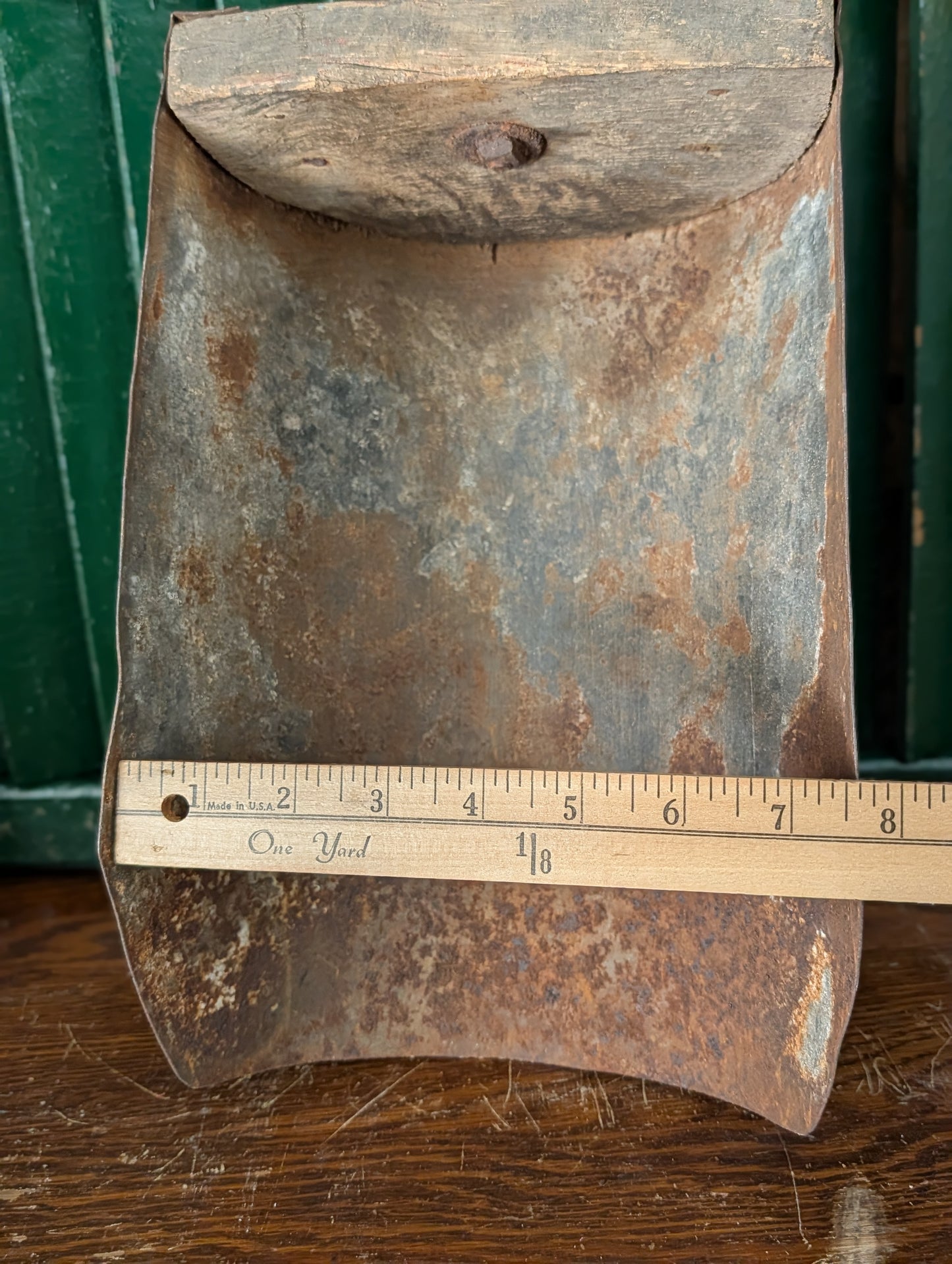 Farm grain scoop