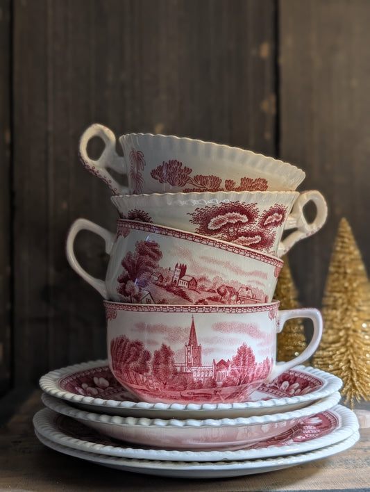 8 piece set tea cups and saucers