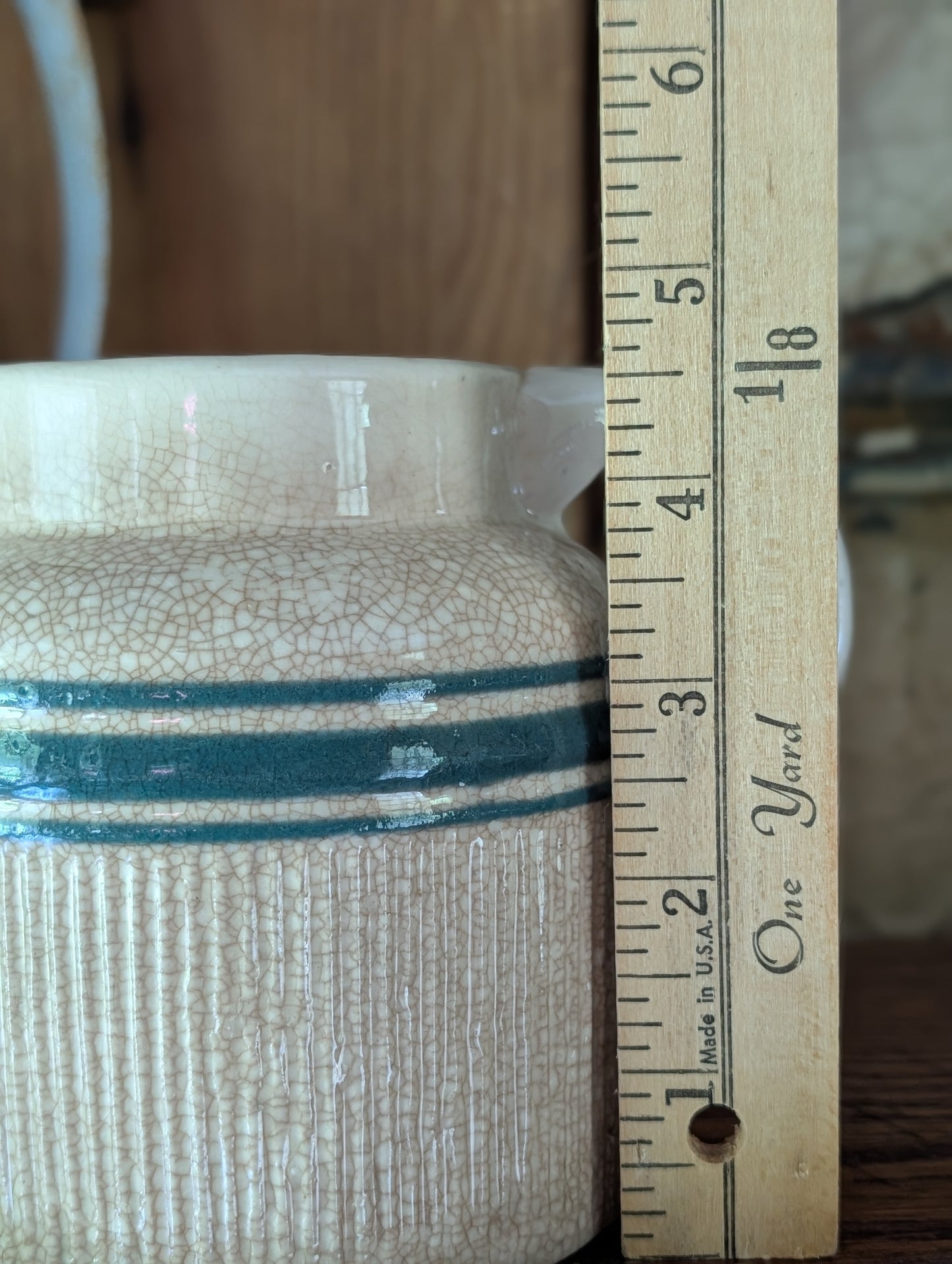 Hull stripe pitcher
