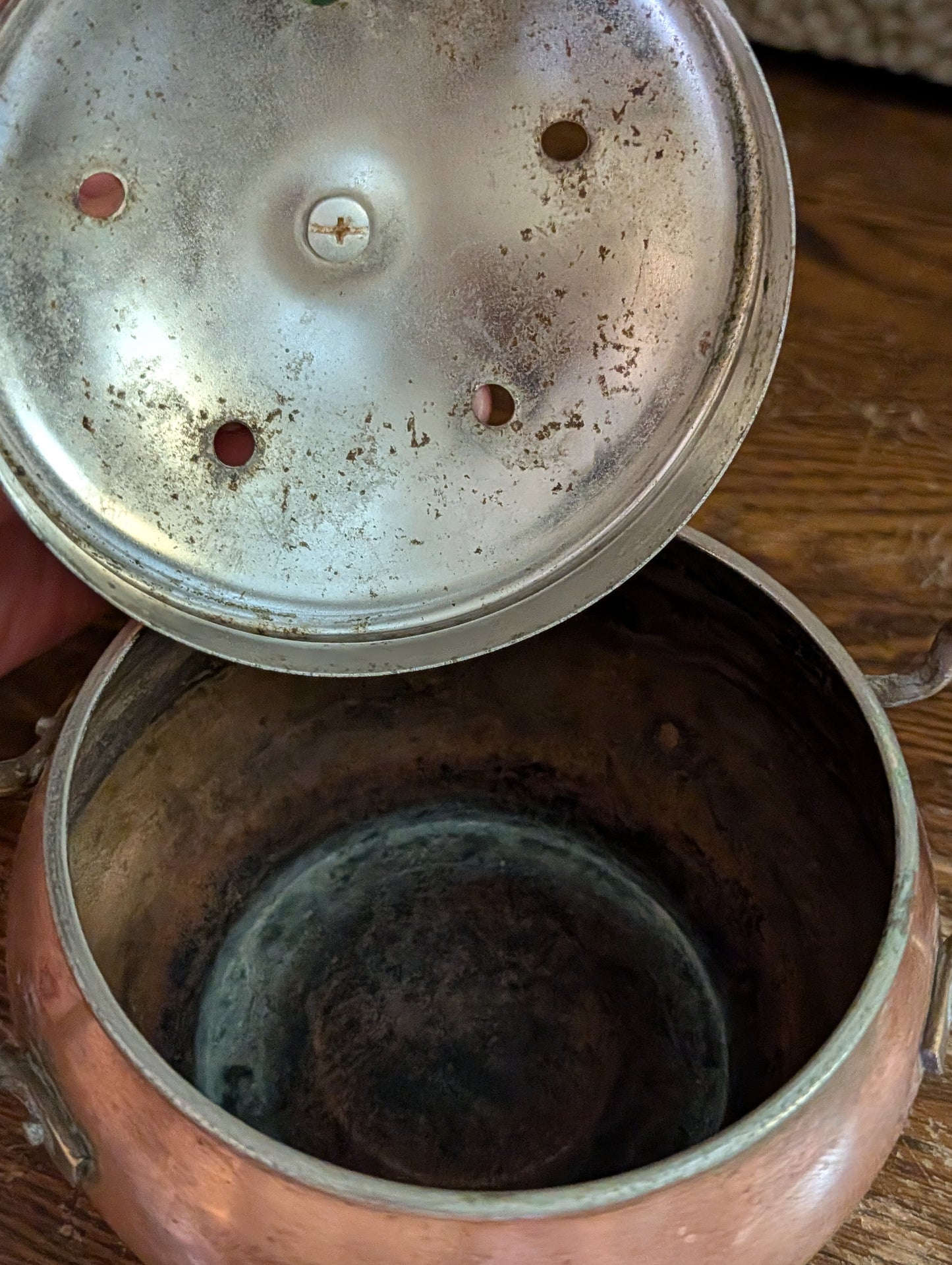 Copper simmer pot