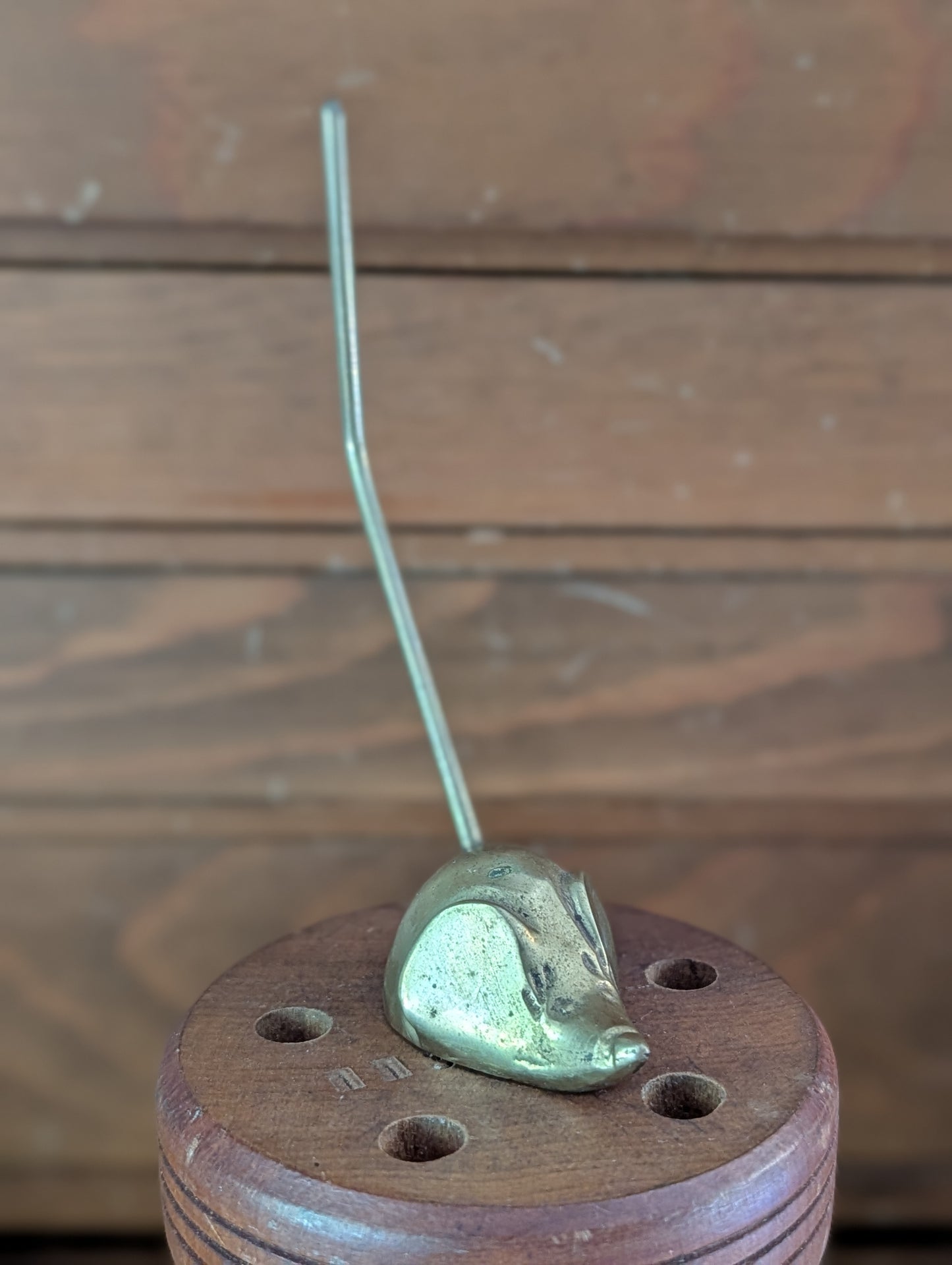 Brass mouse