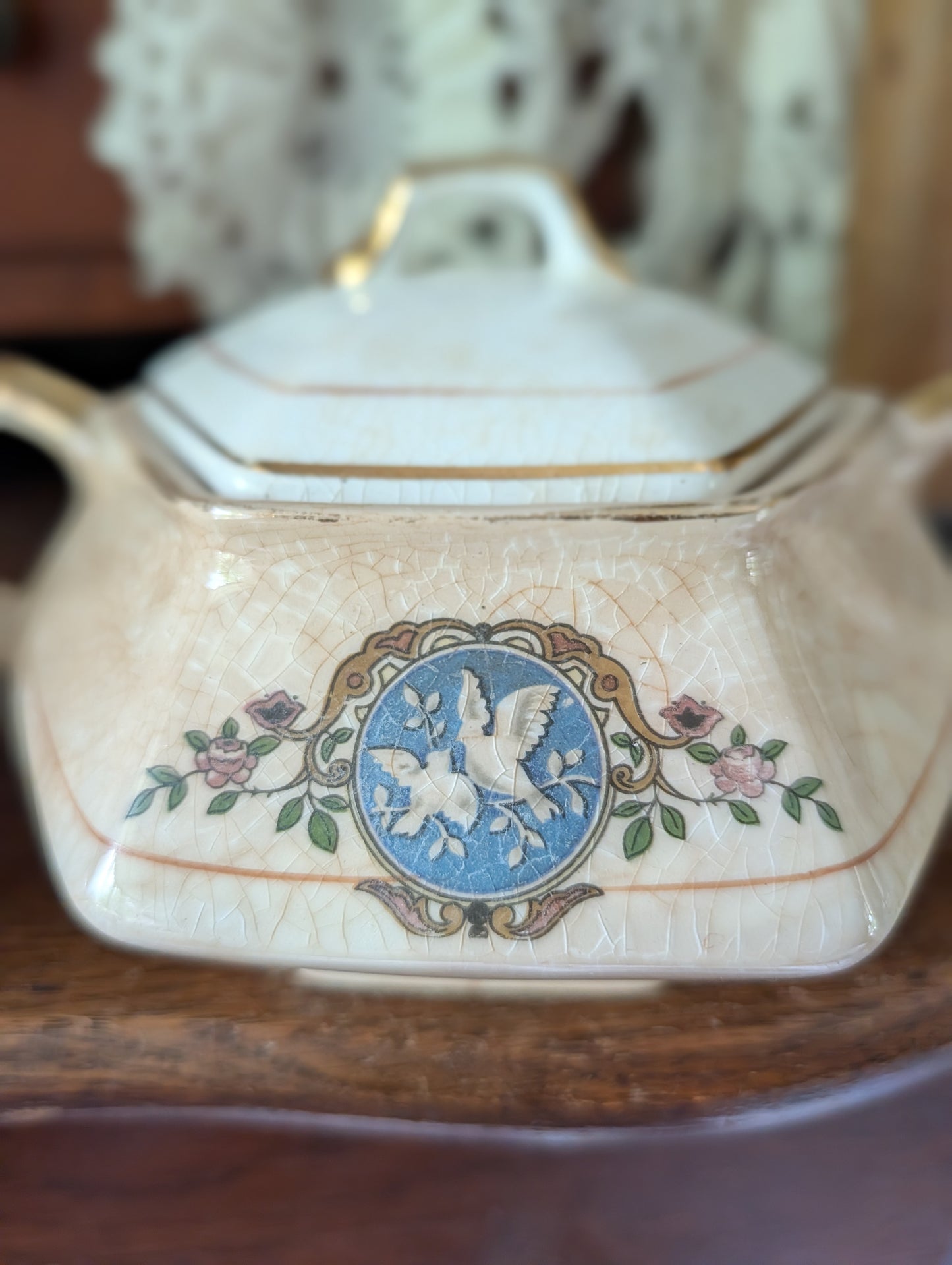 Martha Washington dove sugar and creamer