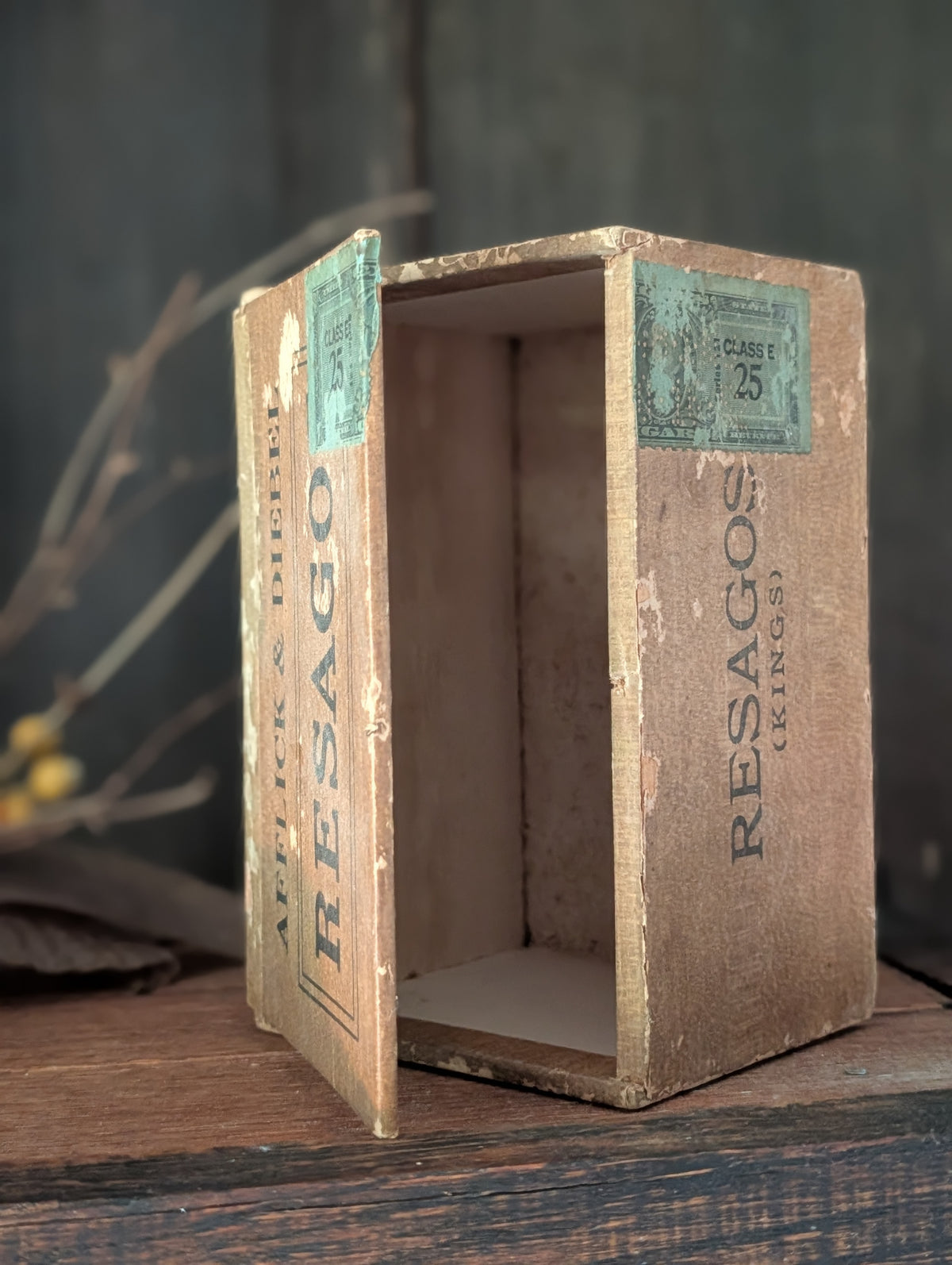 Small cigar box
