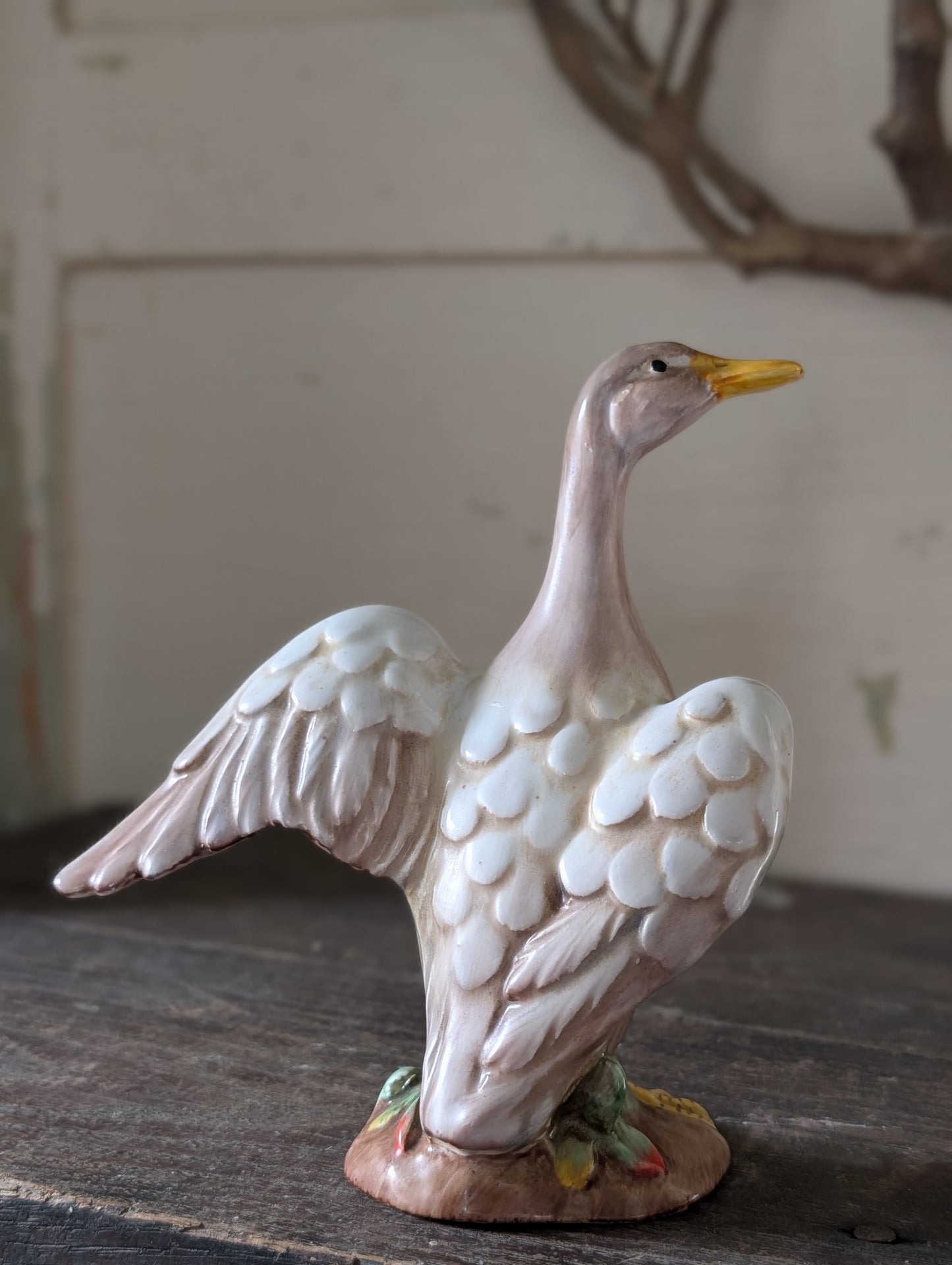 Goose fingurine