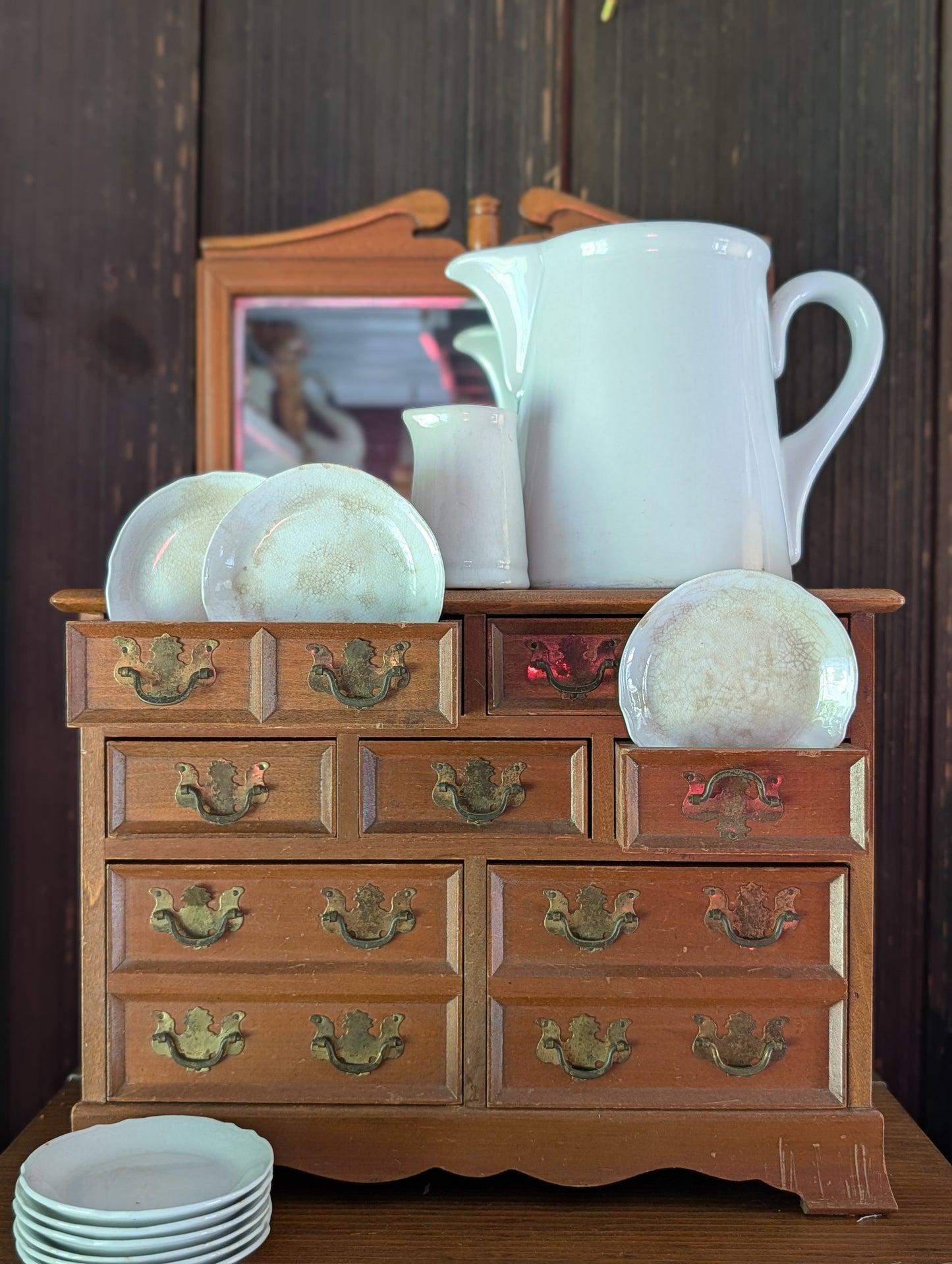Jewelry chest of drawers