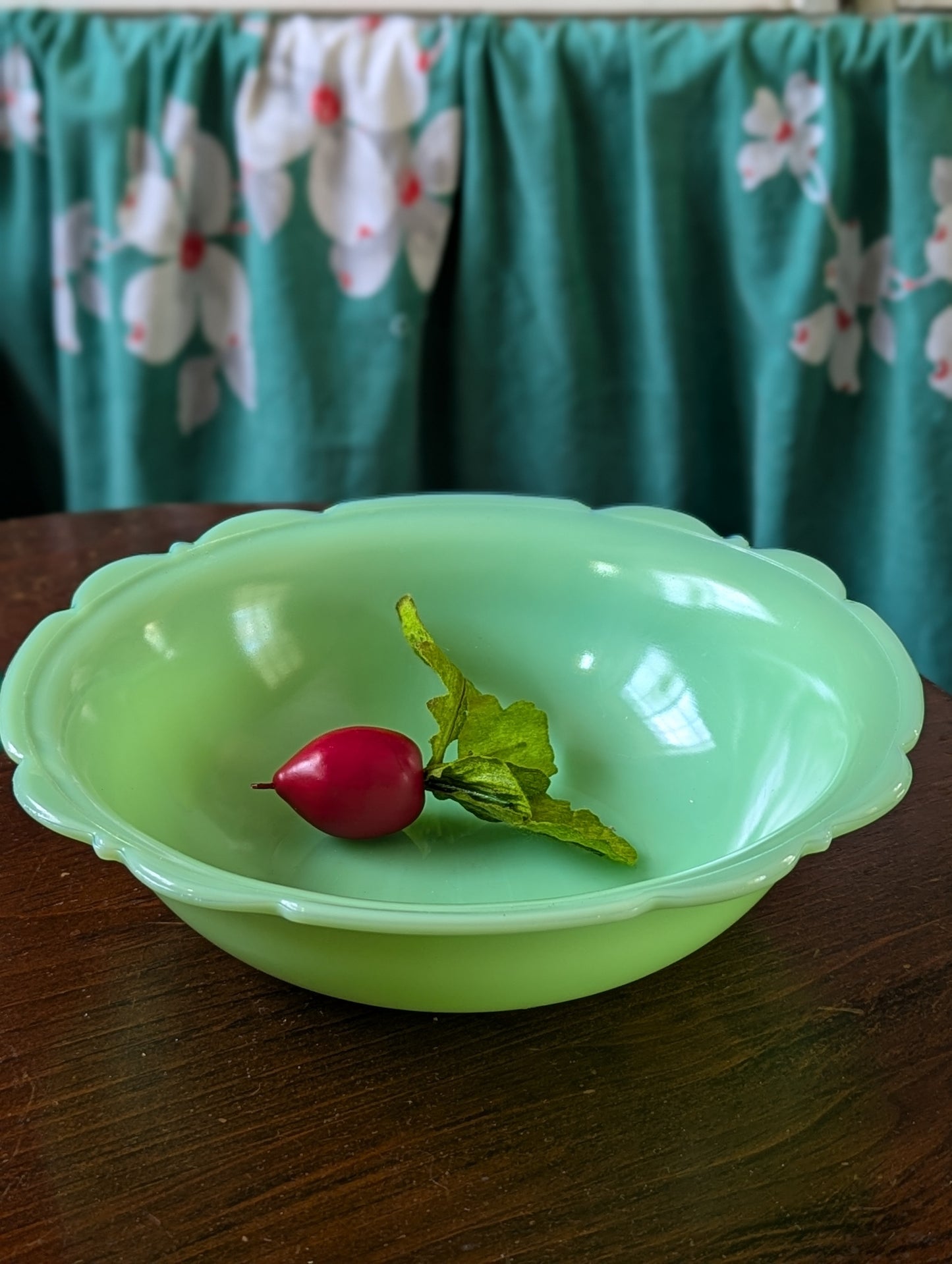 McKee Uranium Jadeite bowl