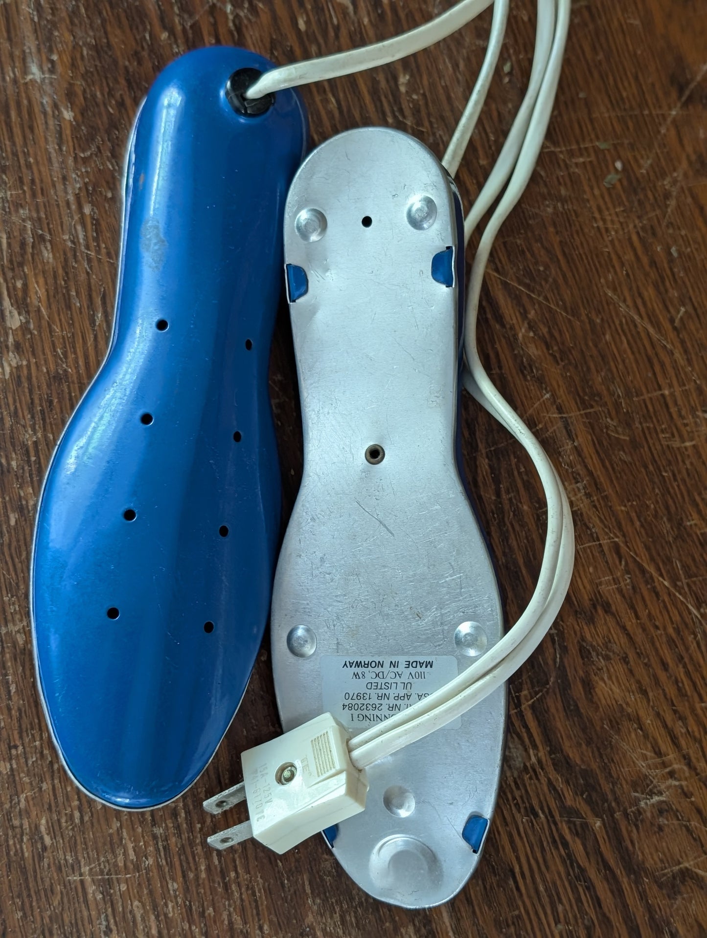 Metal shoe warmers