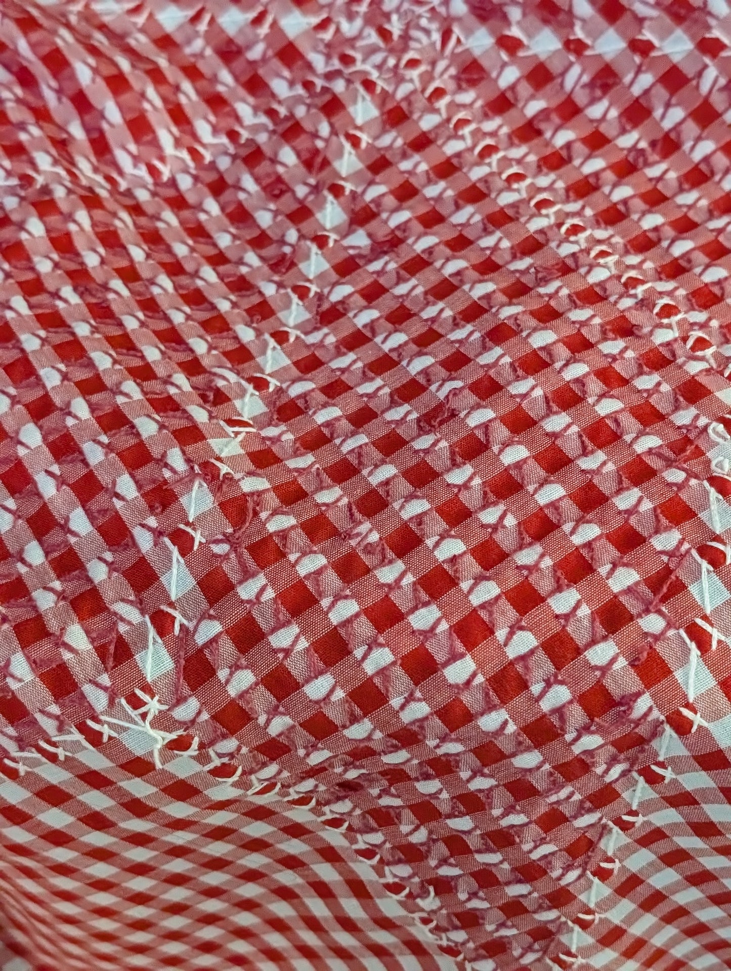 Tablecloth/topper