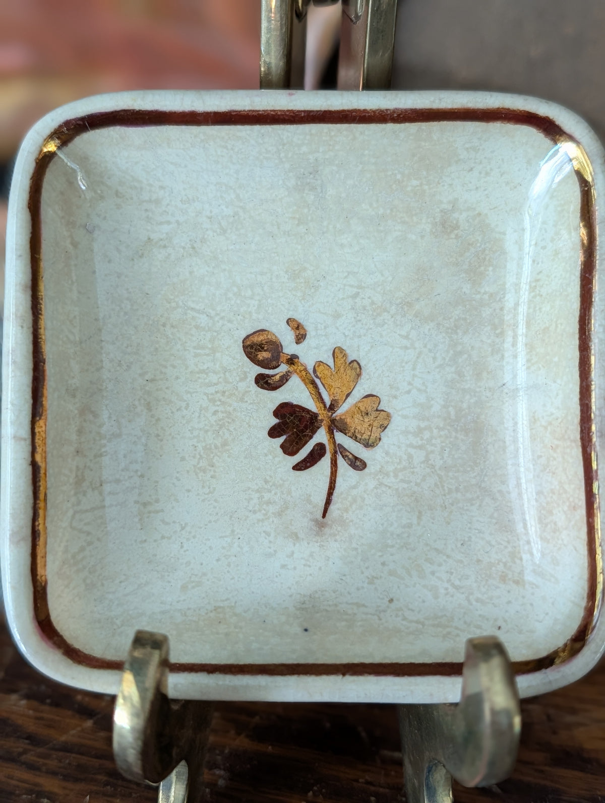 Tea leaf butter pat