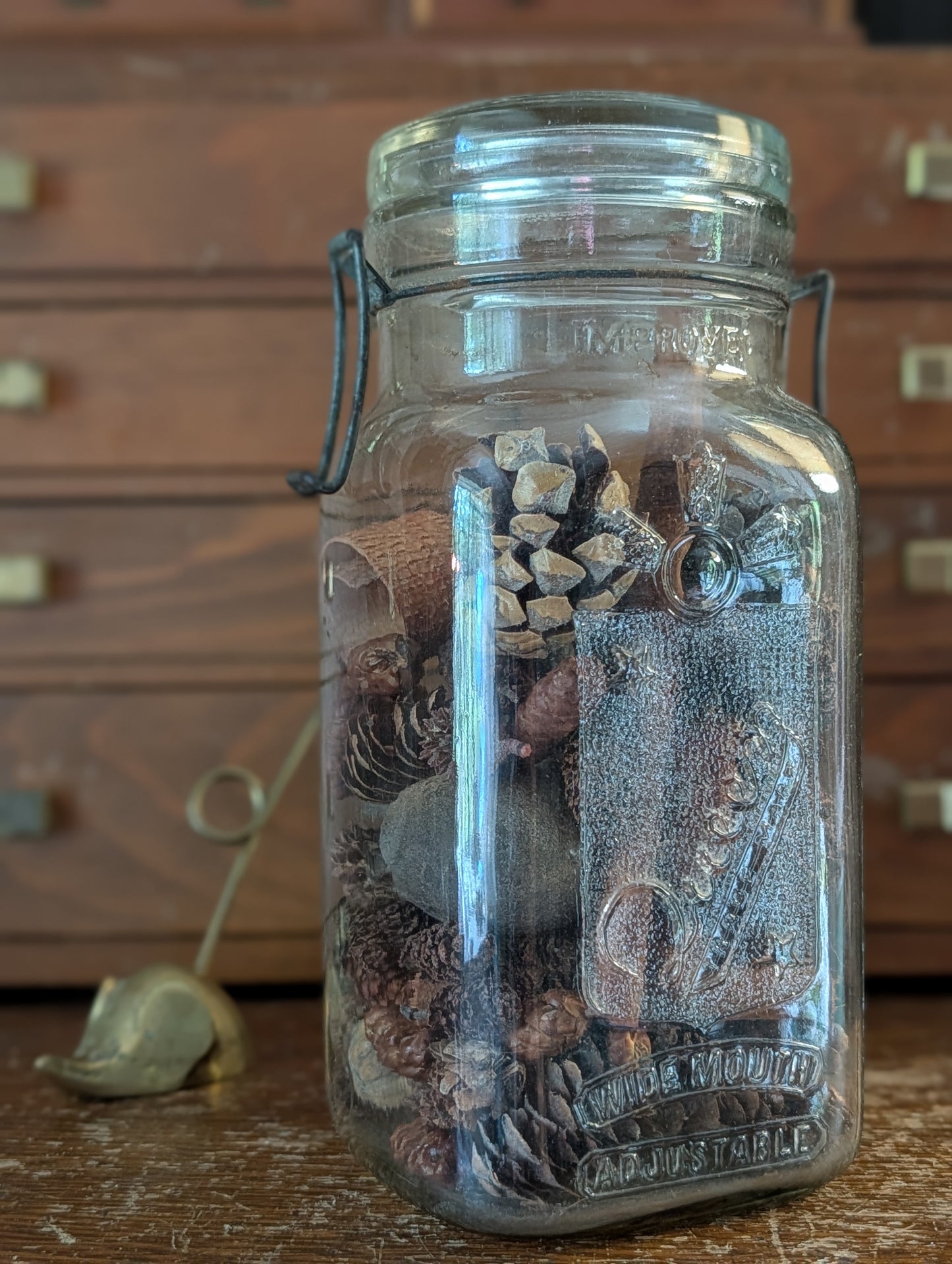 Queen canning jar