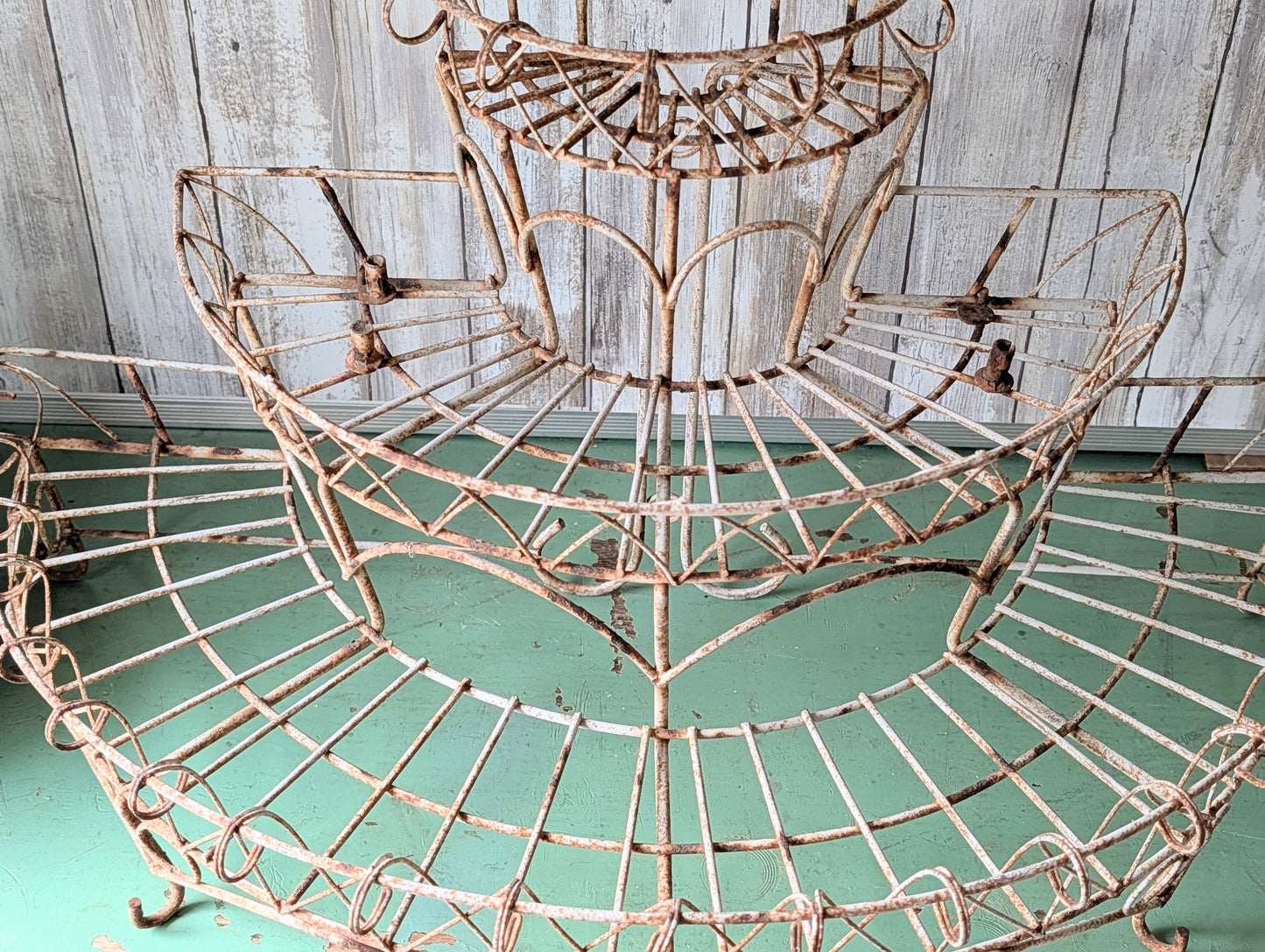 Wire Plant/pot rack/shelf/stand