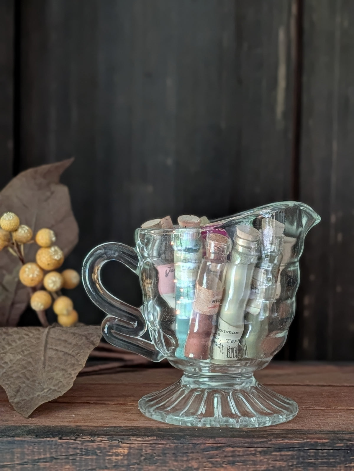 Creamer with pigments
