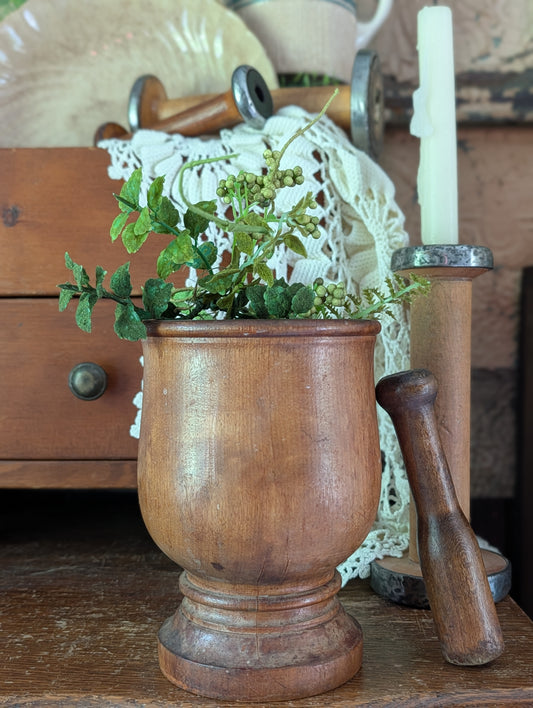 Wood mortar and pestle