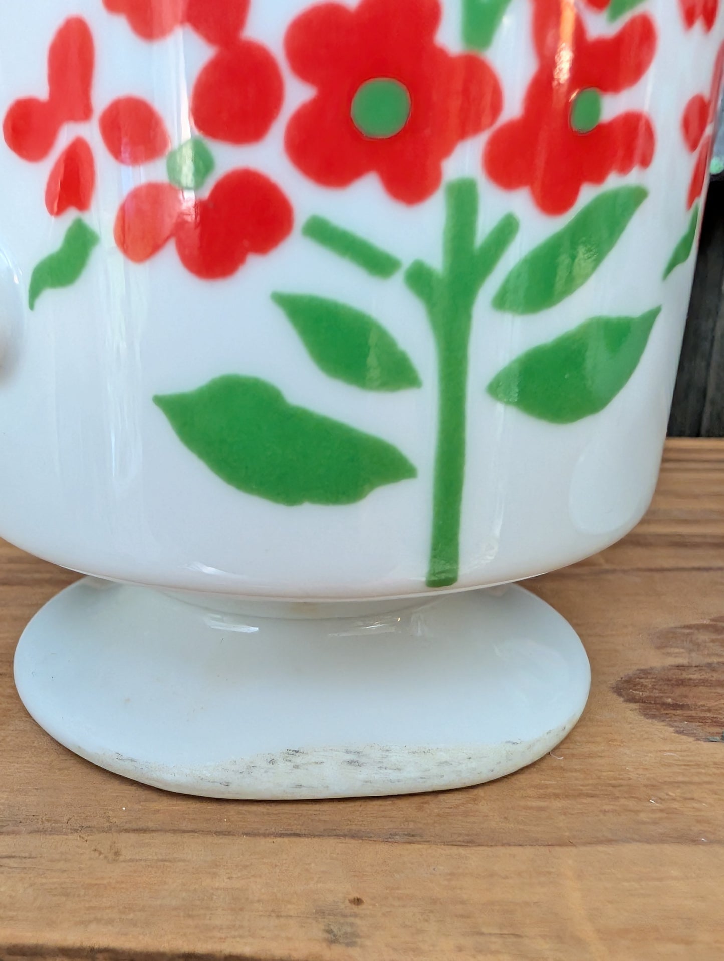 Pedestal mug pair